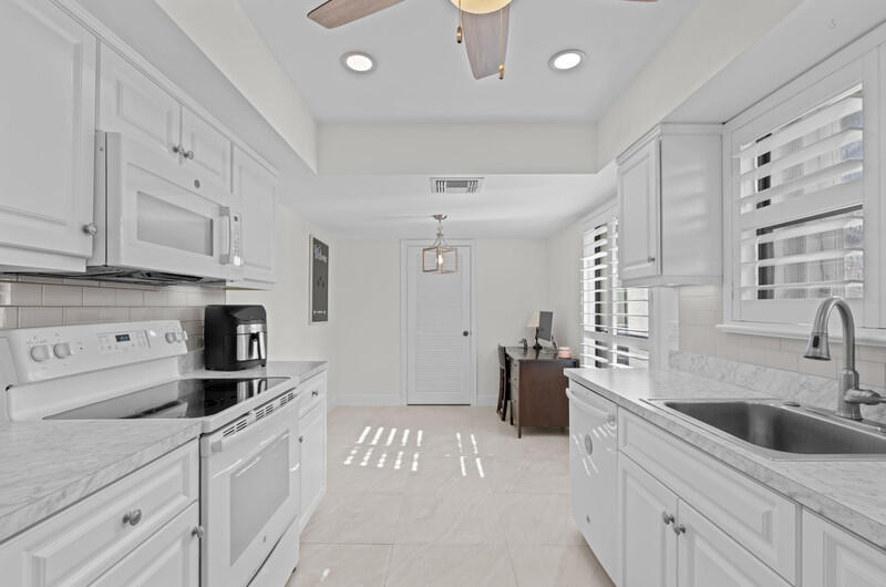 702 Wingfoot Drive D Property Photo 8
