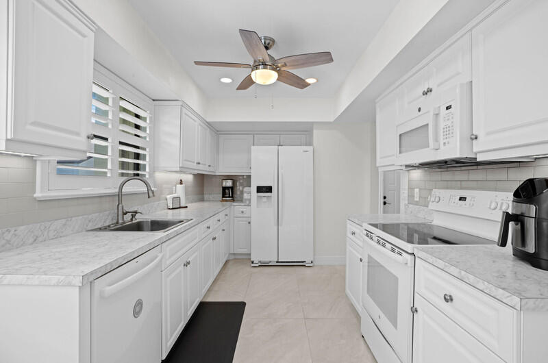 702 Wingfoot Drive D Property Photo 9