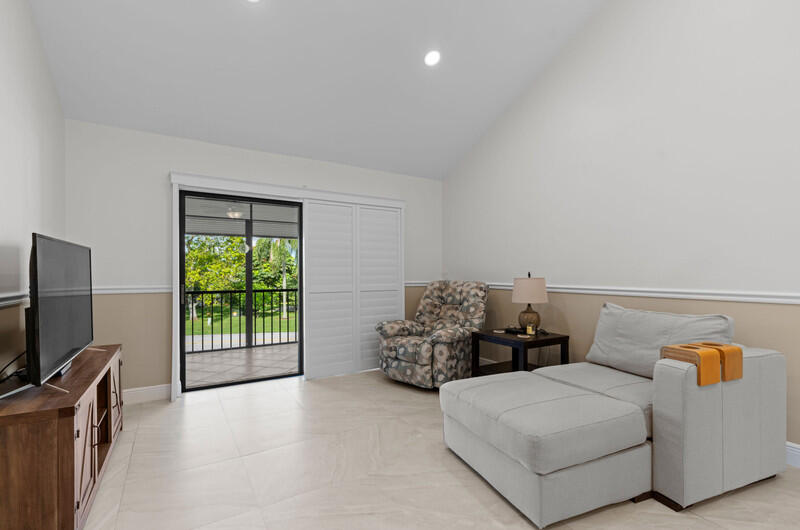 702 Wingfoot Drive D Property Photo 18