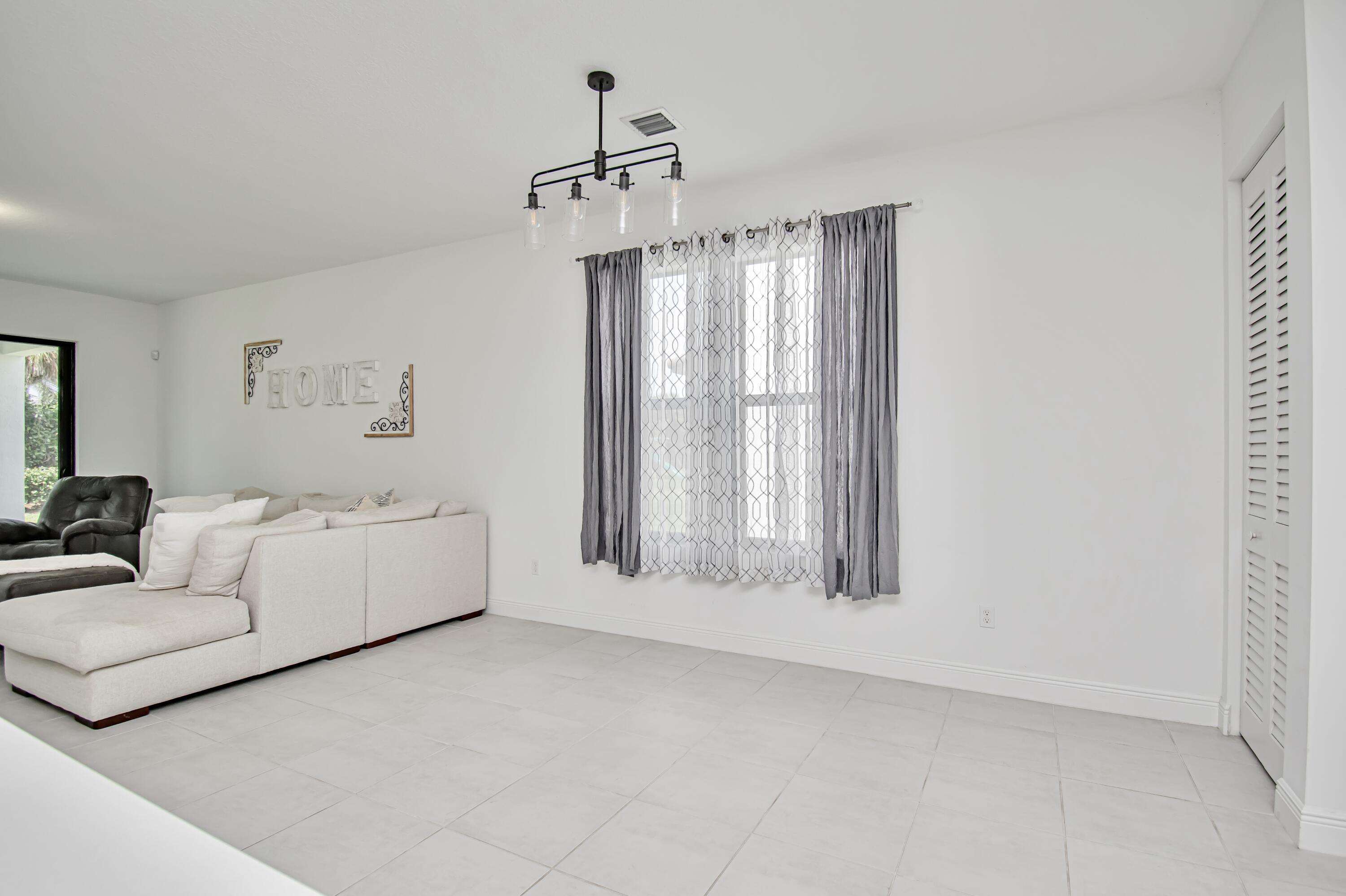 16420 Sandy Shore Drive Property Photo 7