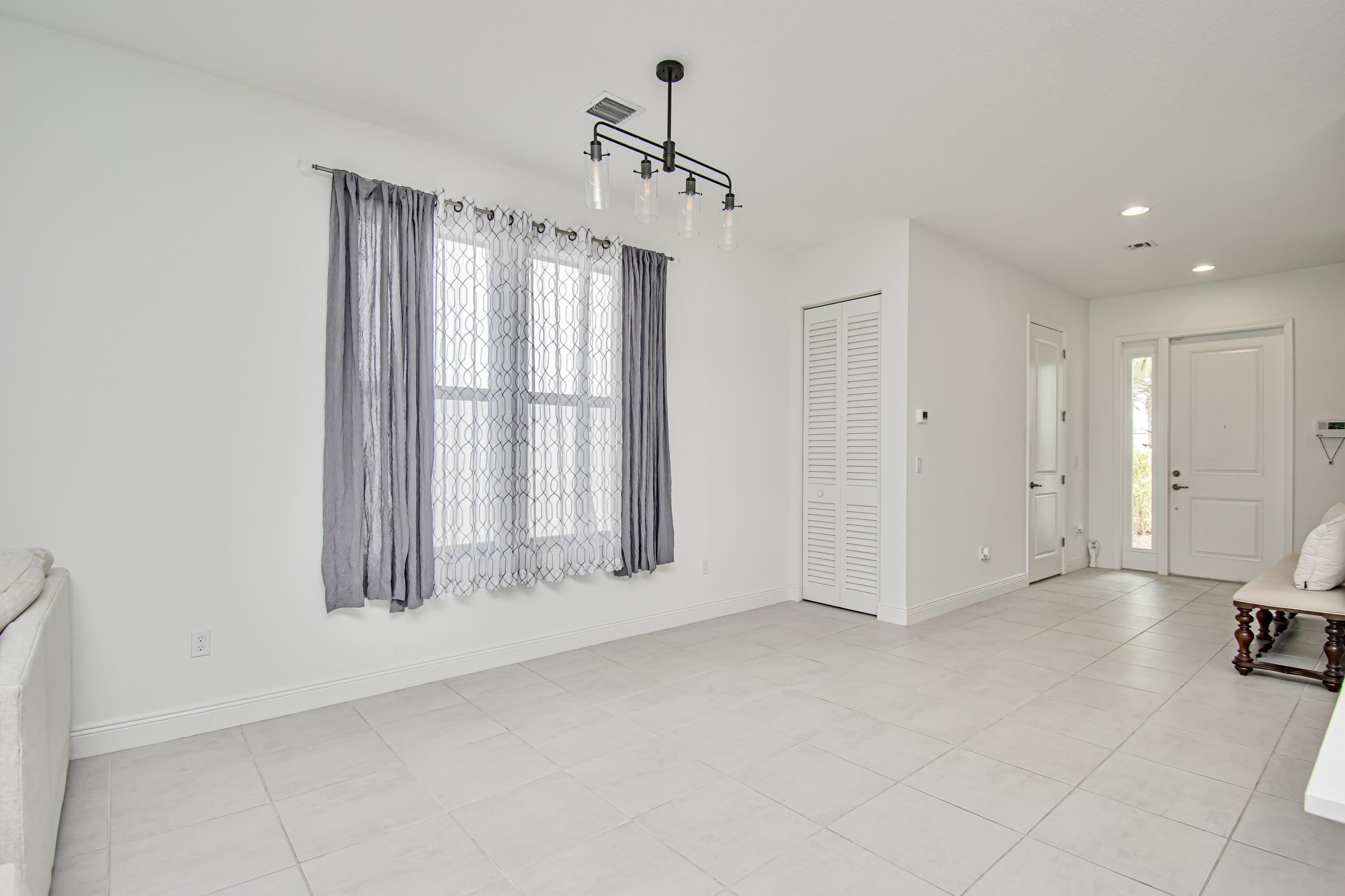 16420 Sandy Shore Drive Property Photo 8