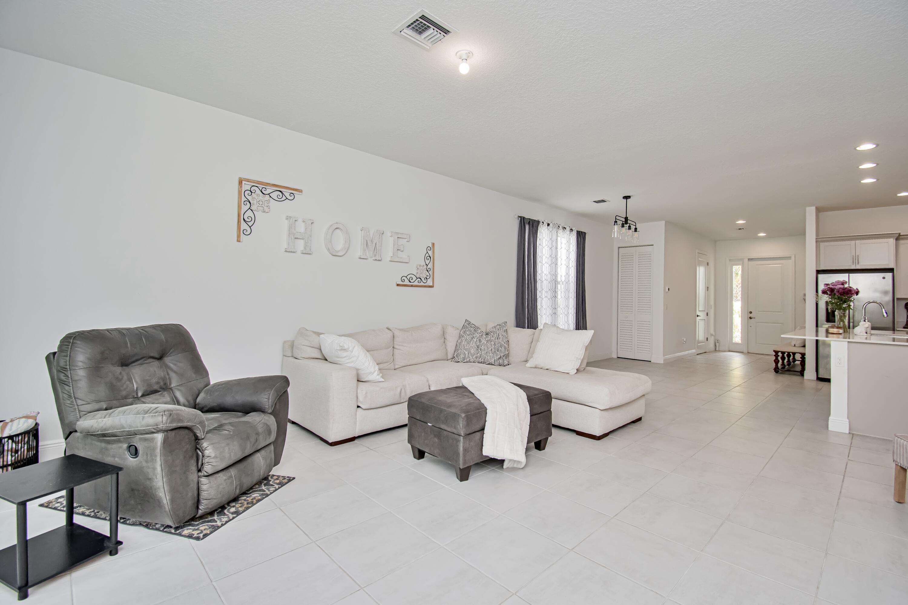 16420 Sandy Shore Drive Property Photo 9
