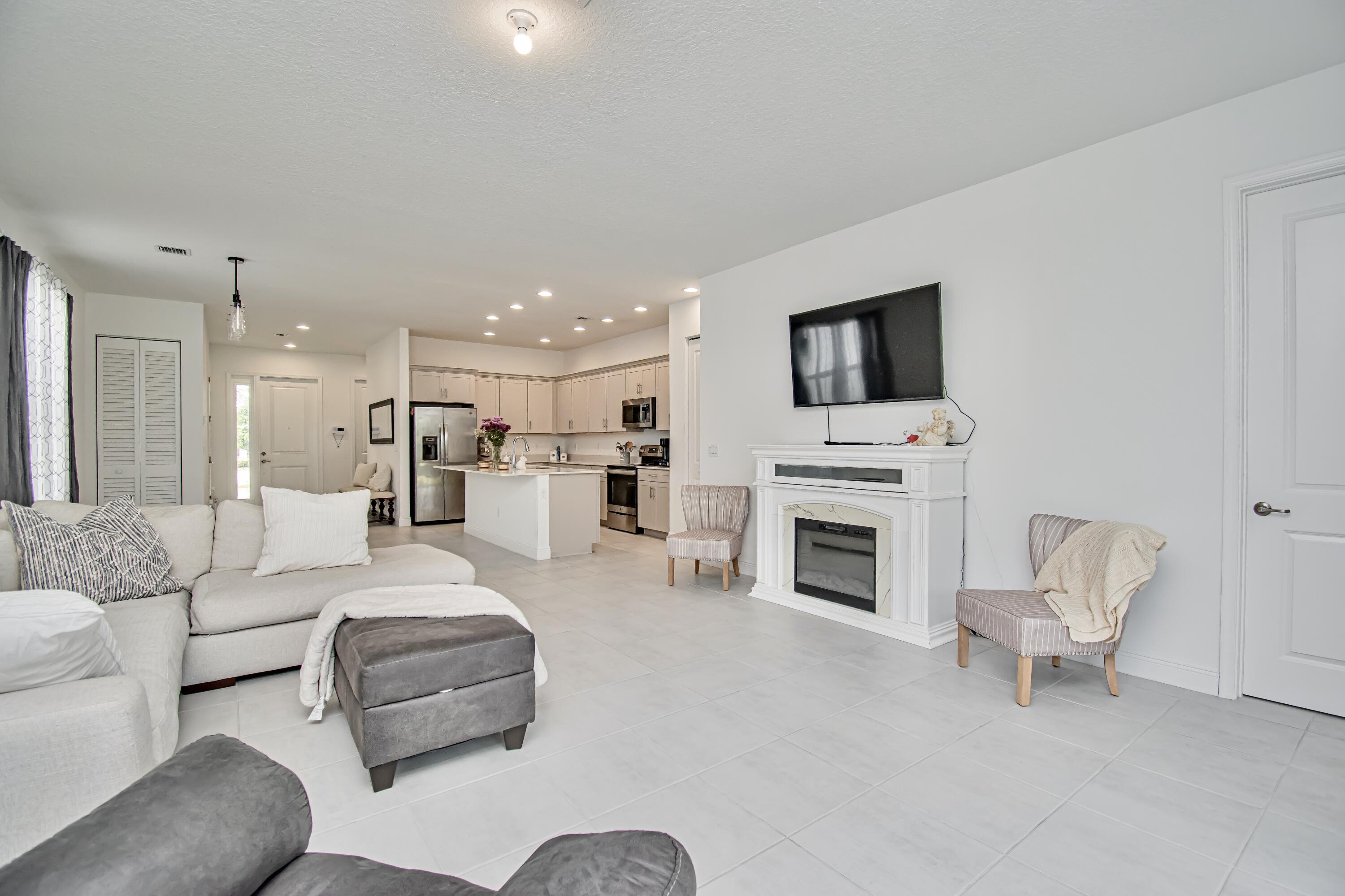 16420 Sandy Shore Drive Property Photo 10