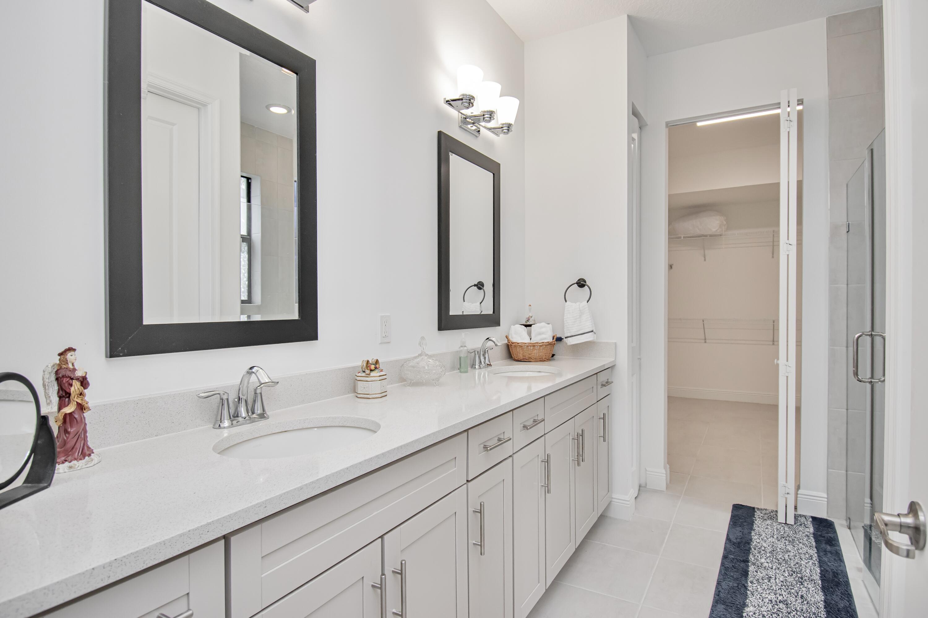 16420 Sandy Shore Drive Property Photo 14
