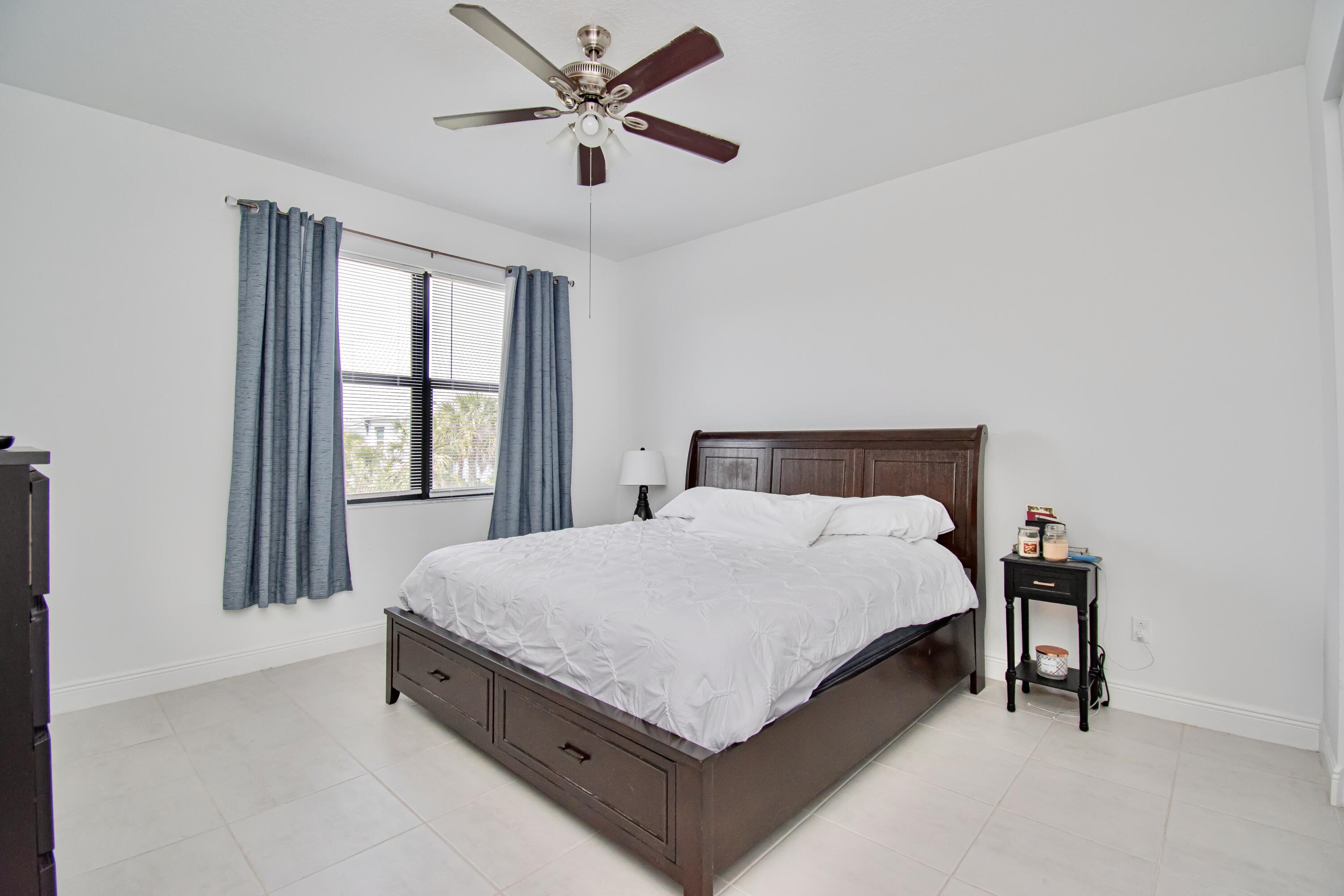 16420 Sandy Shore Drive Property Photo 18