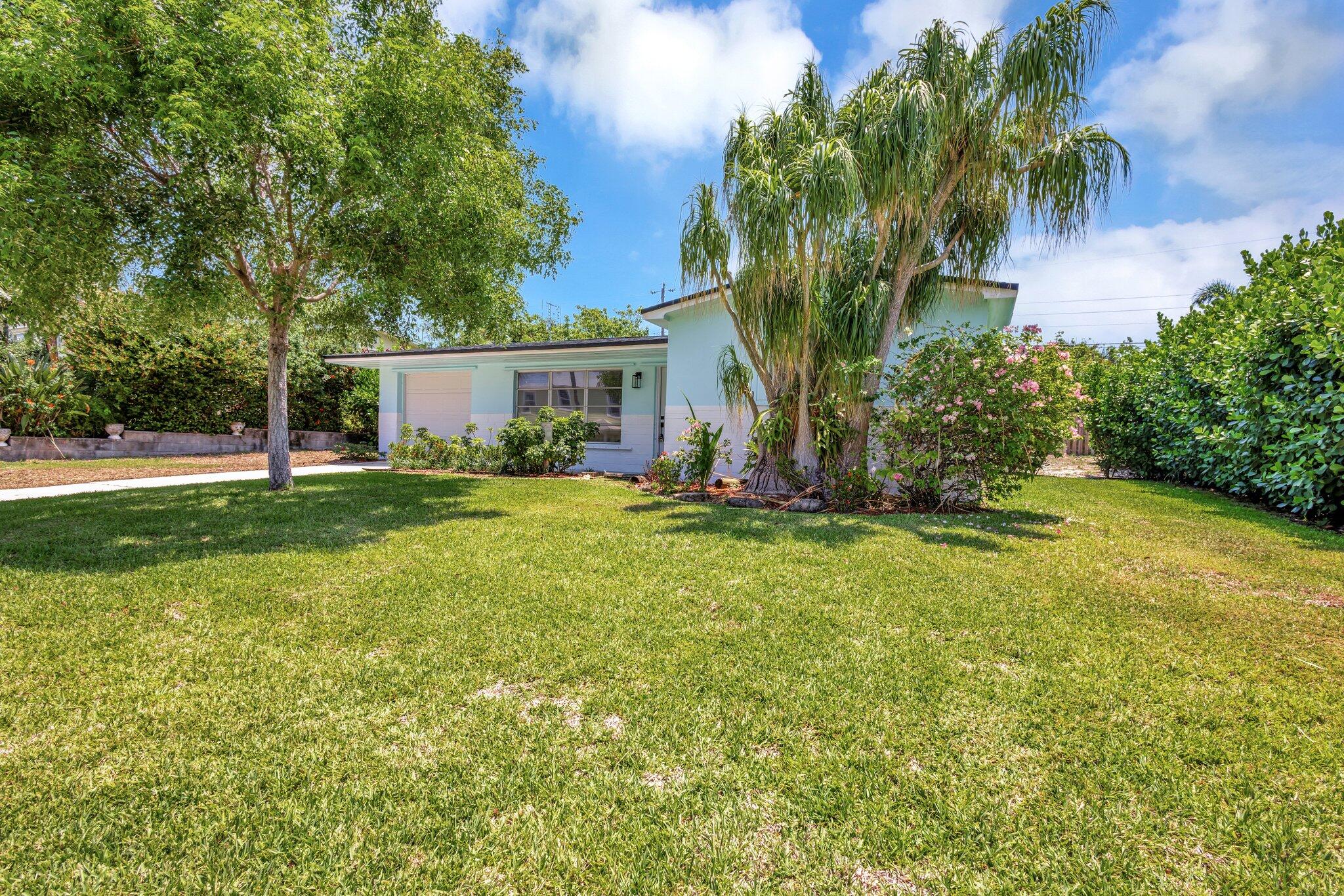 3837 Ne Melba Drive Property Photo 3