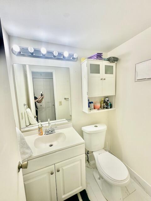 583 Fanshaw N Property Photo 7