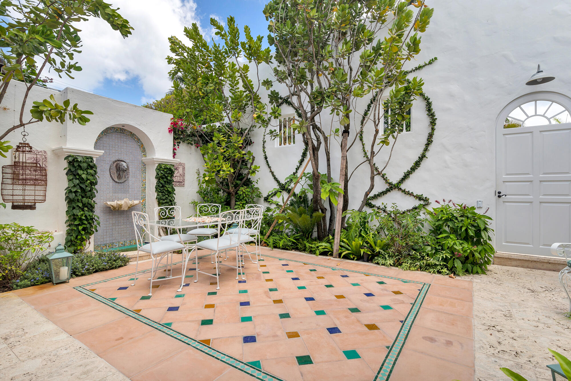 417 Peruvian Avenue 1 Property Photo 12