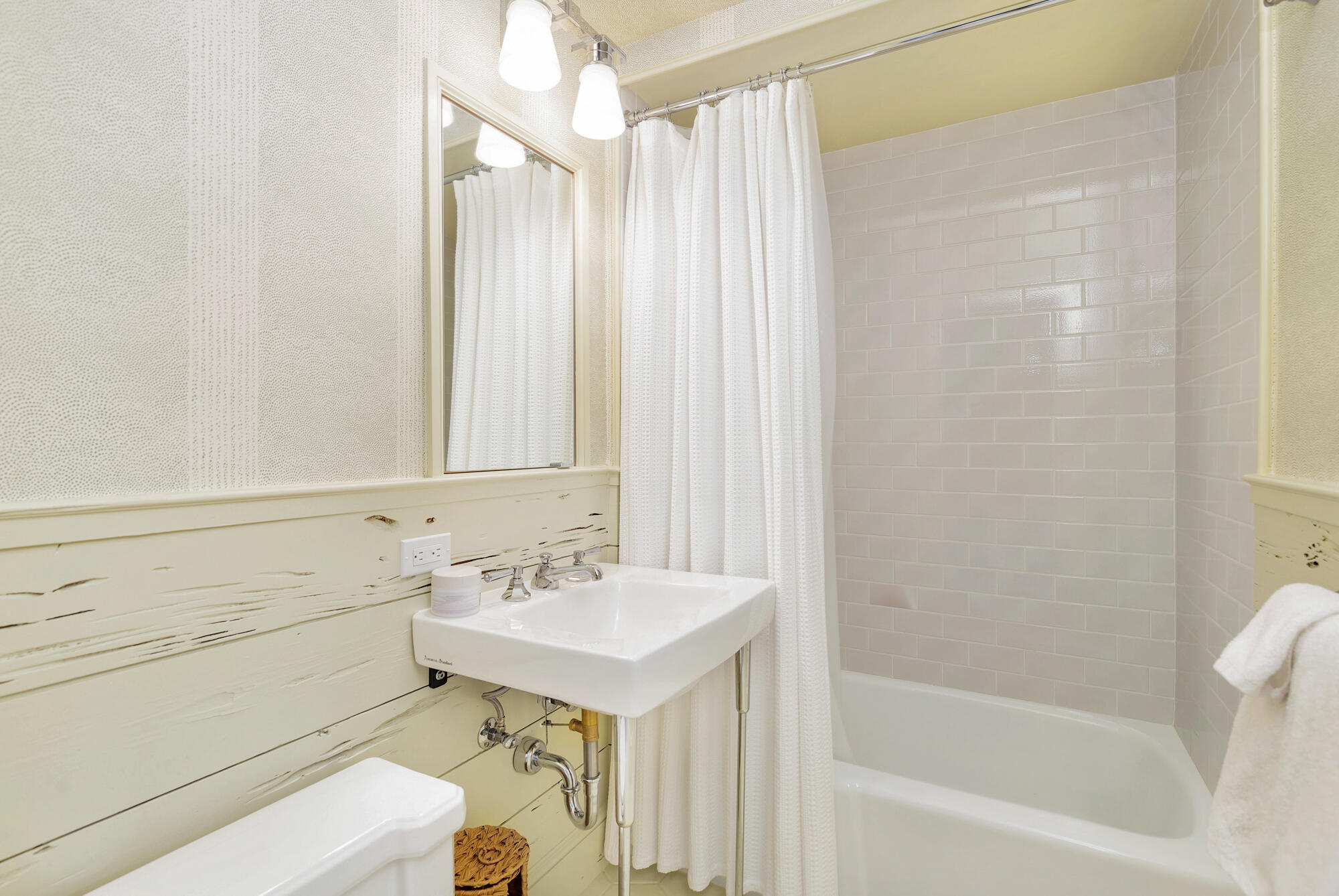 417 Peruvian Avenue 1 Property Photo 16