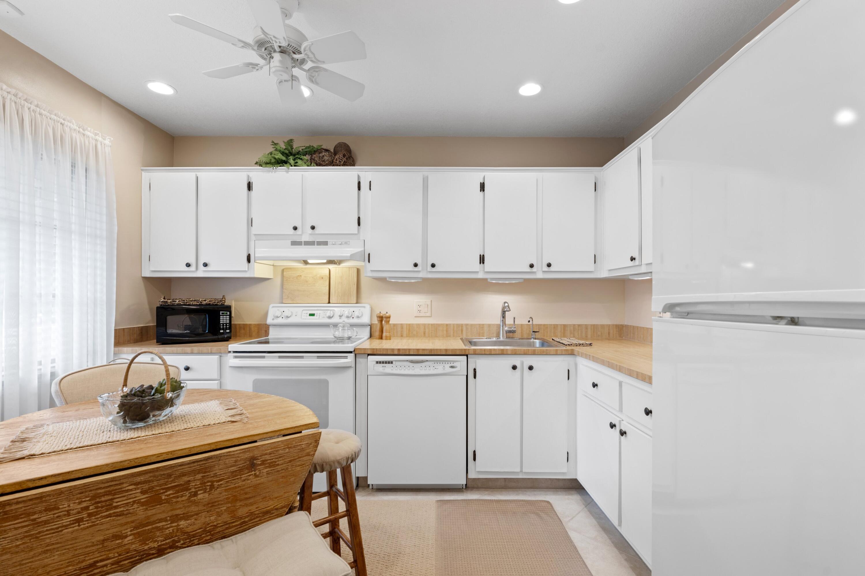 21734 Arriba Real 32b Property Photo 10
