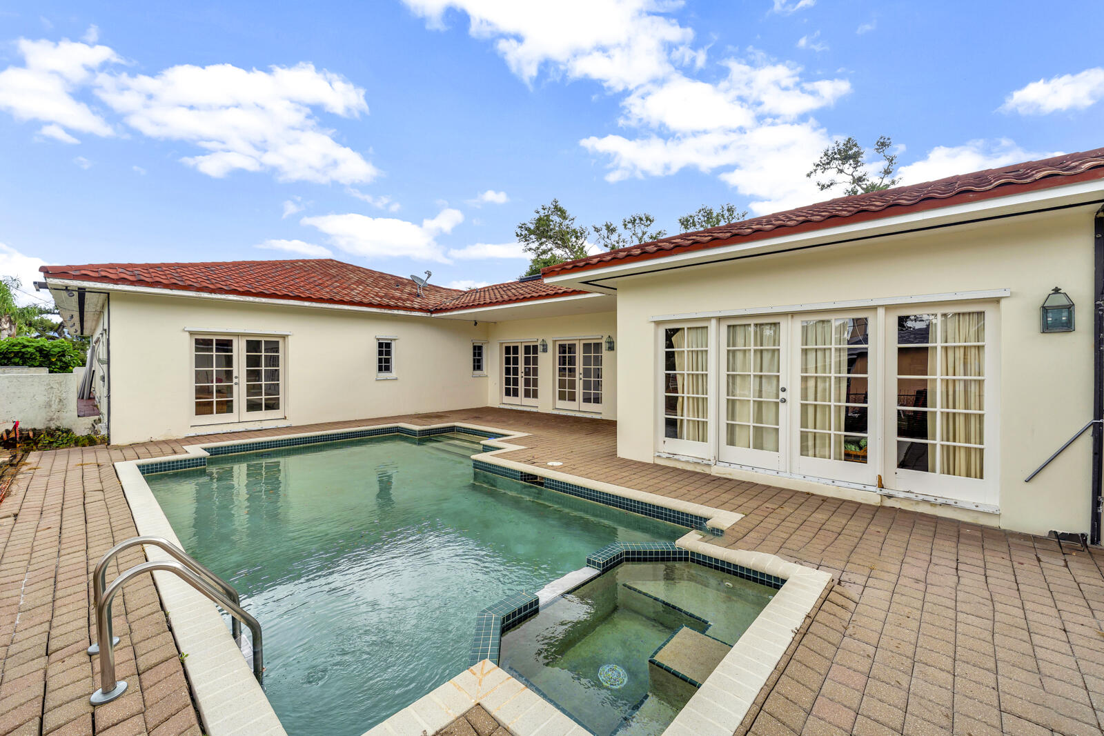 3655 Flamingo Drive Property Photo 13