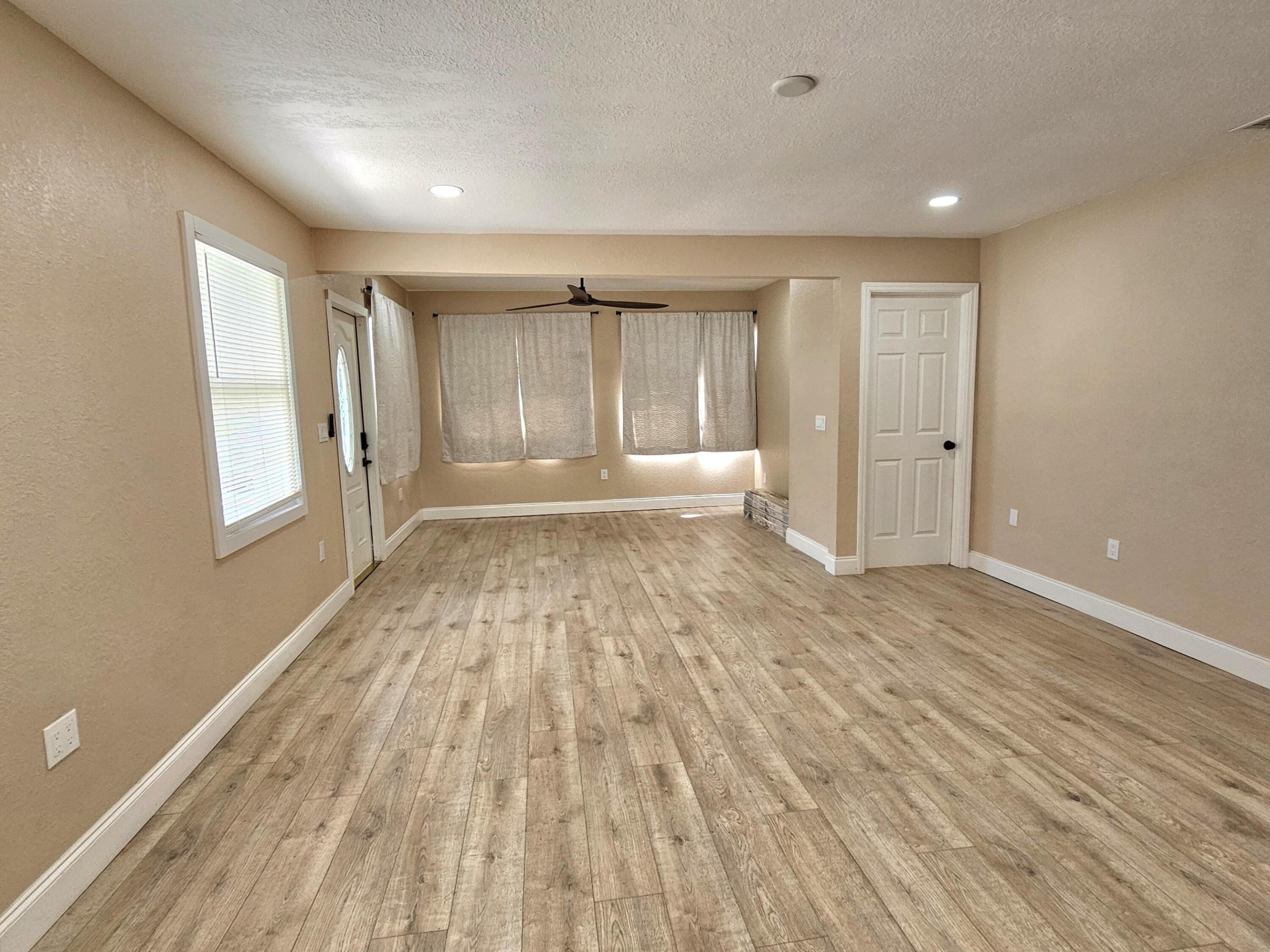 1806 Sw 2 Avenue Property Photo 3