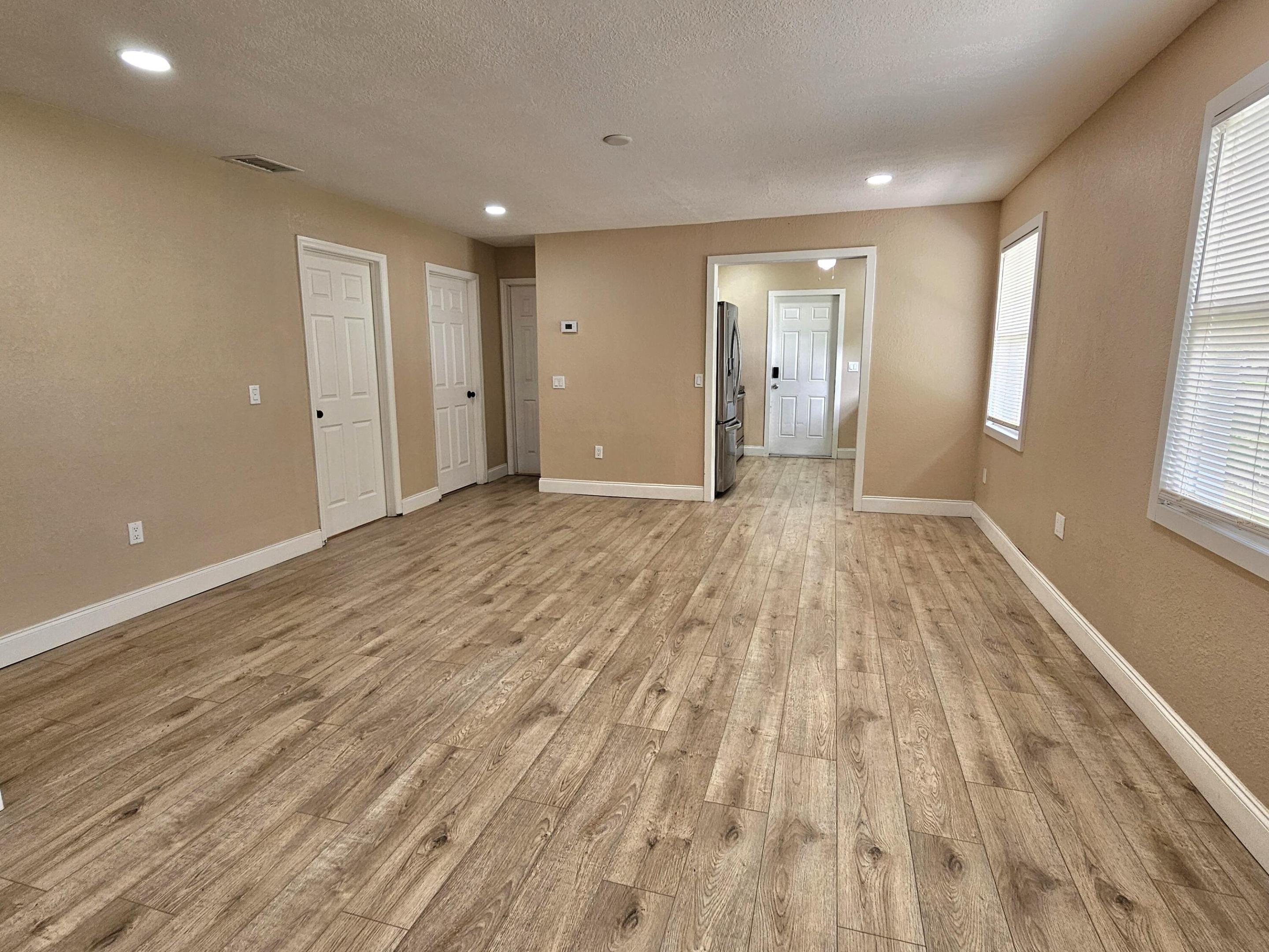 1806 Sw 2 Avenue Property Photo 4