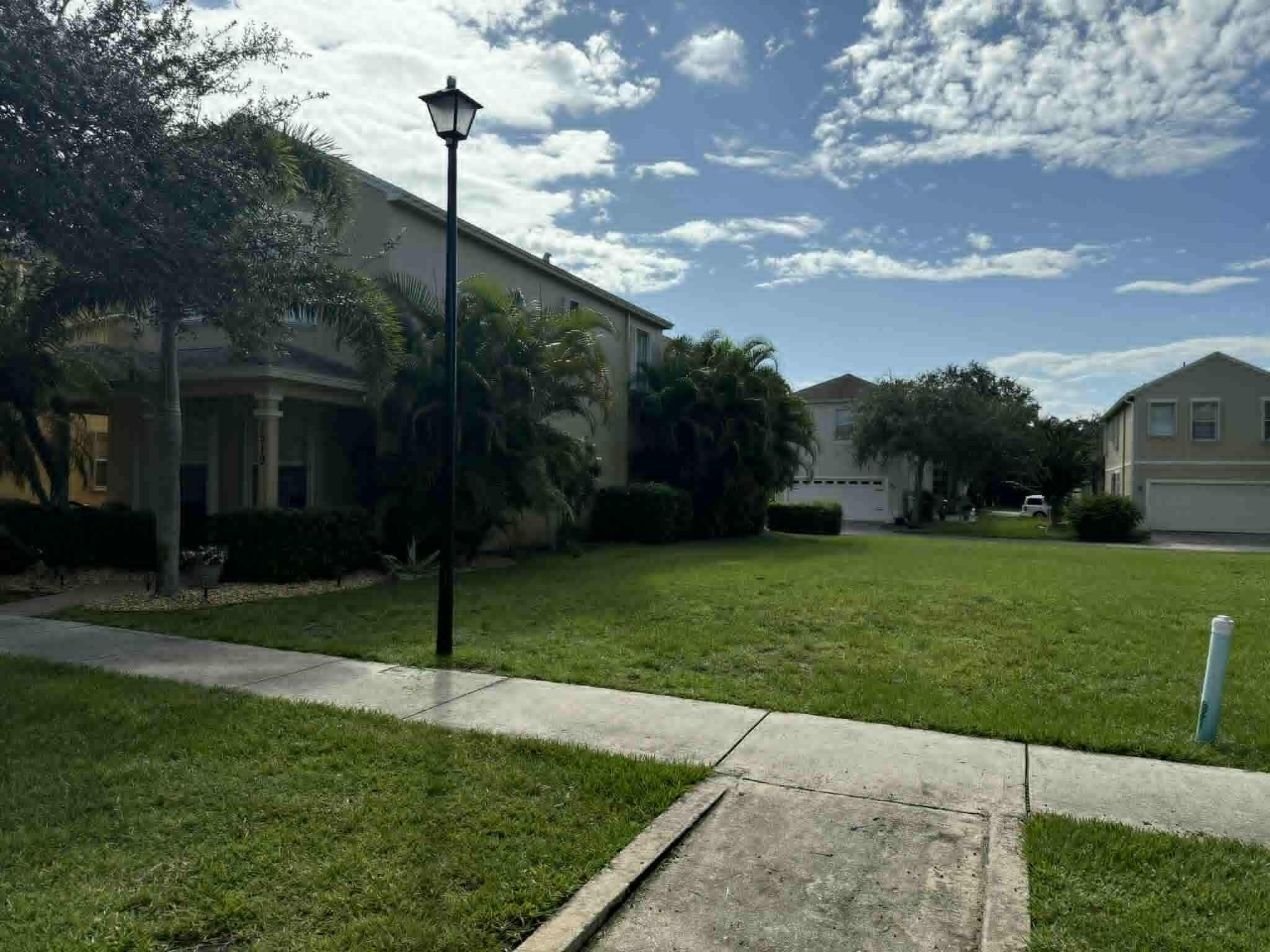 2527 Se Ruskin Drive Property Photo 3