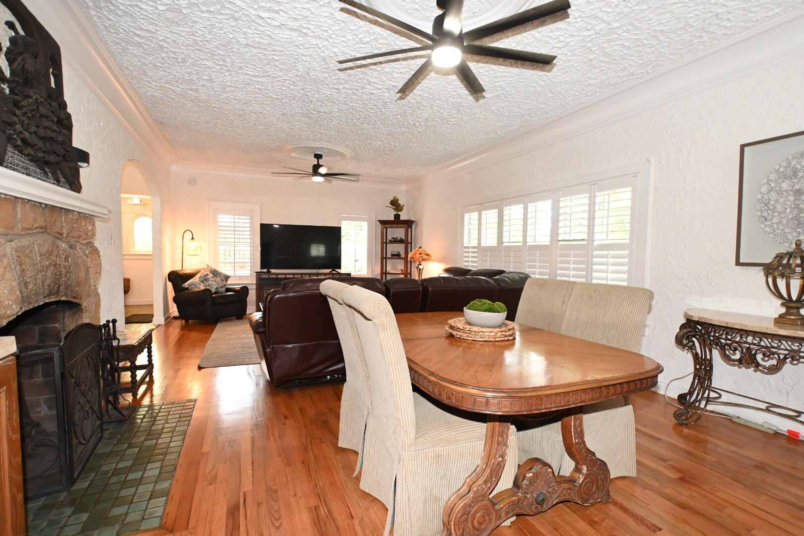 701 W Ocean Avenue Property Photo 8