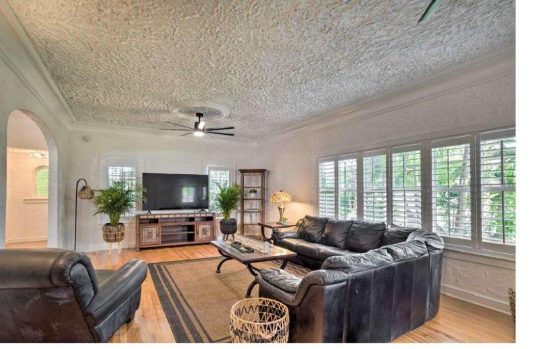 701 W Ocean Avenue Property Photo 14