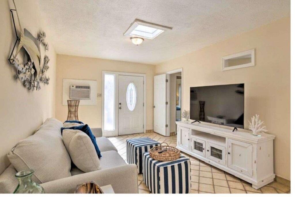 701 W Ocean Avenue Property Photo 18