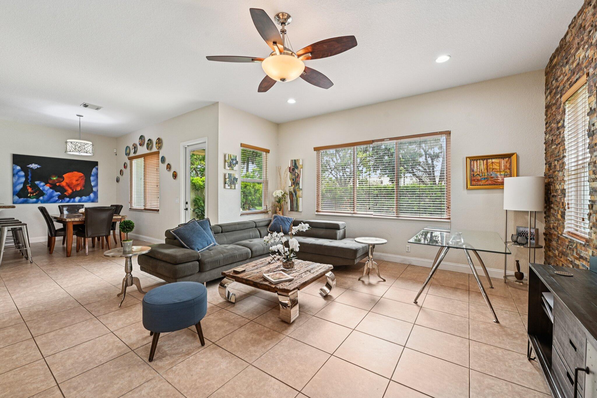 553 Gazetta Way Property Photo 4