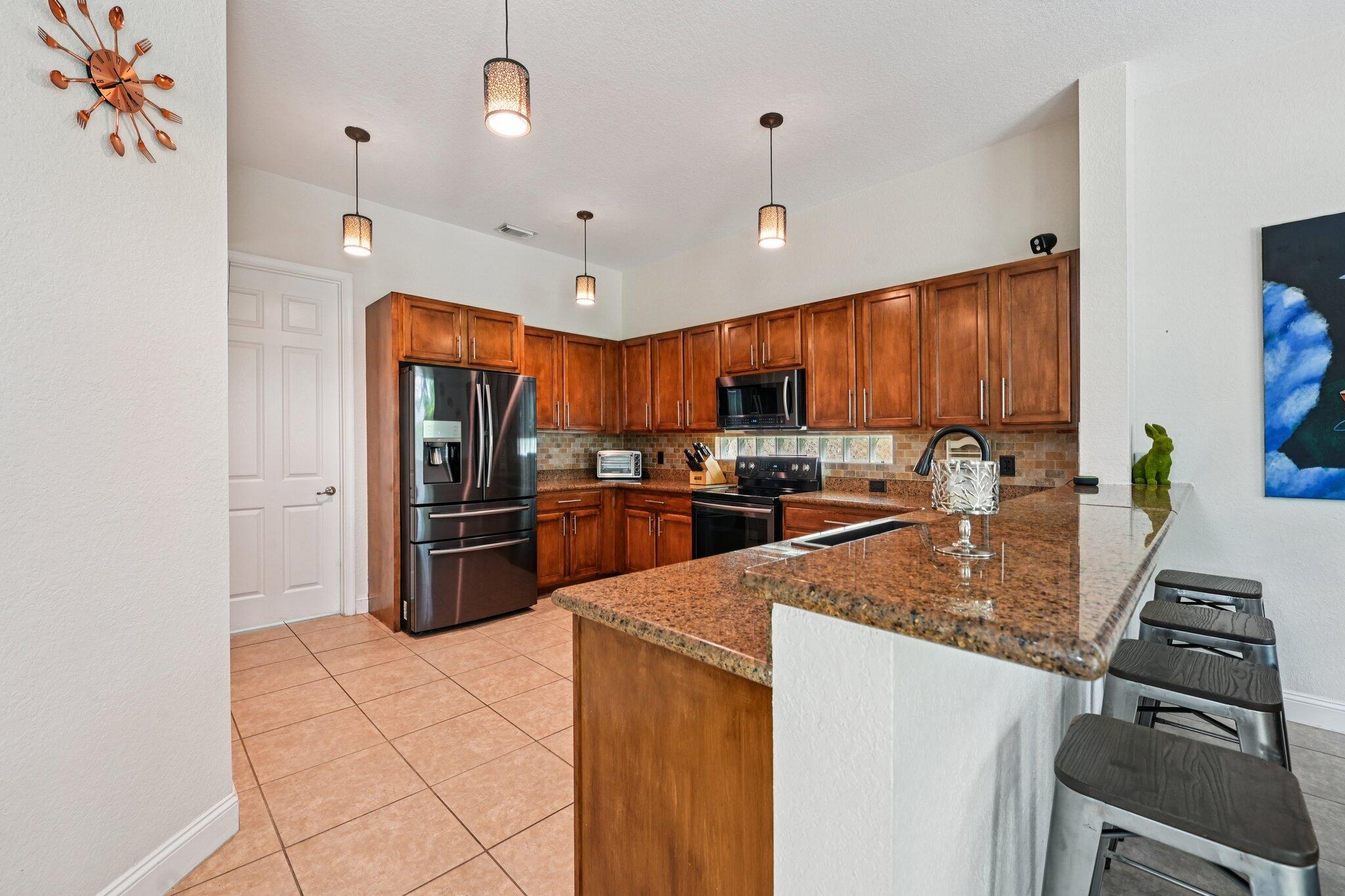 553 Gazetta Way Property Photo 11