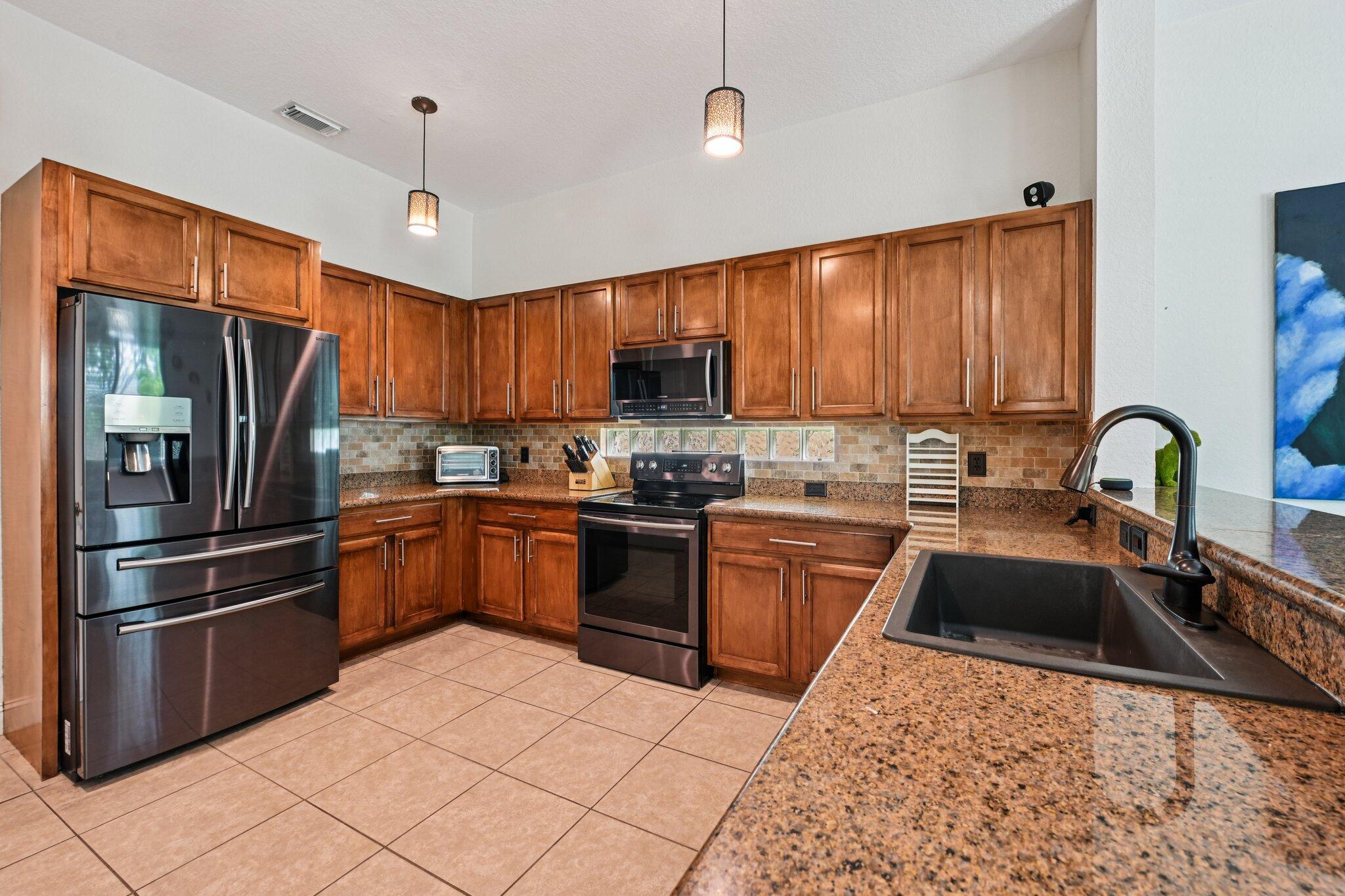553 Gazetta Way Property Photo 13