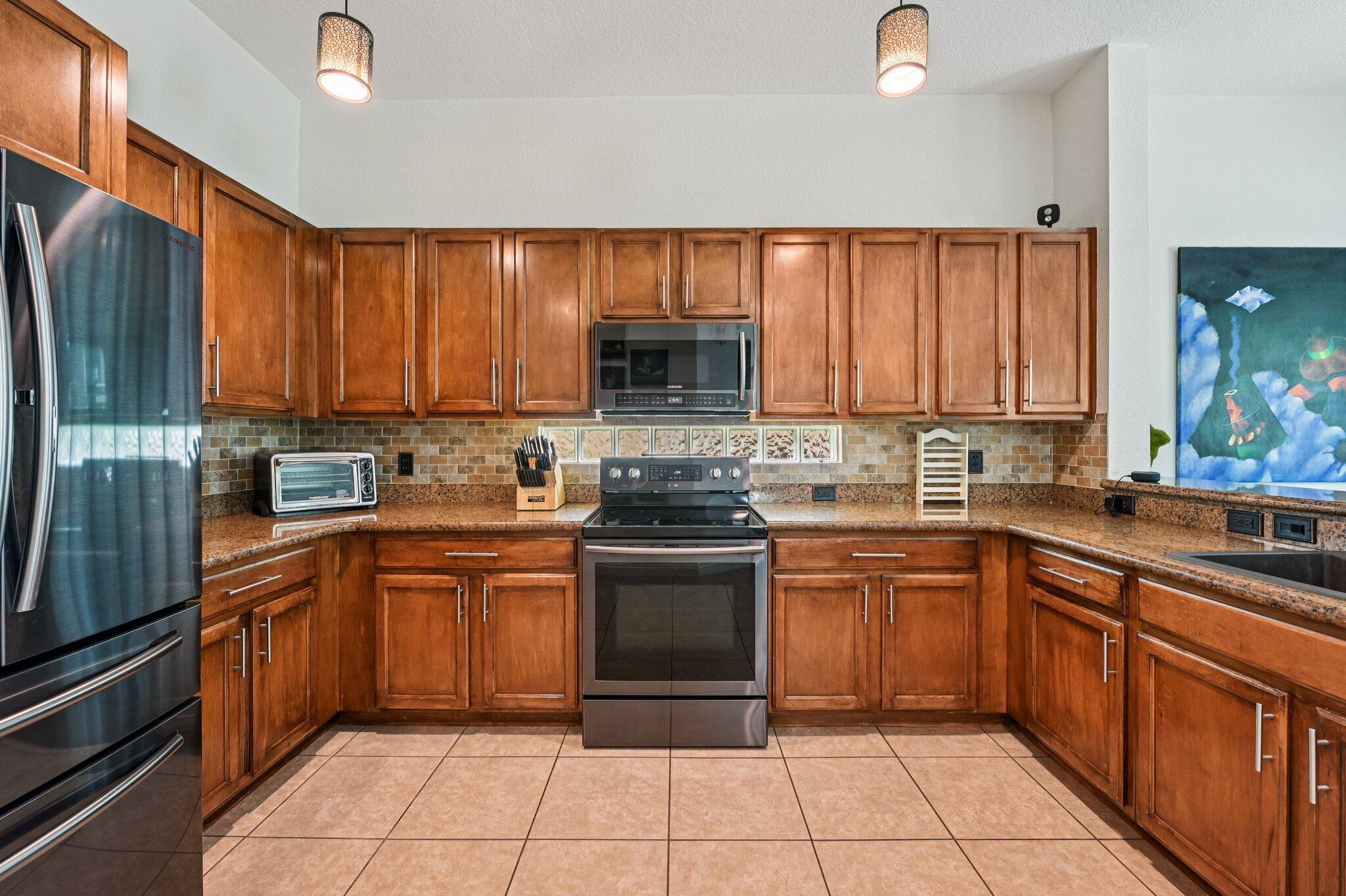 553 Gazetta Way Property Photo 15