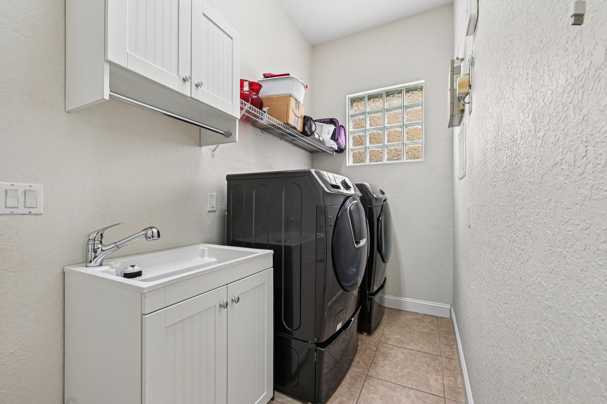 553 Gazetta Way Property Photo 17