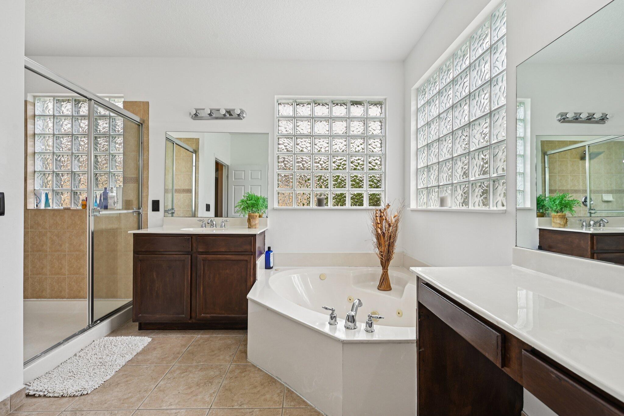 553 Gazetta Way Property Photo 42