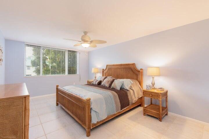 110 Half Moon Circle E2 Property Photo 3