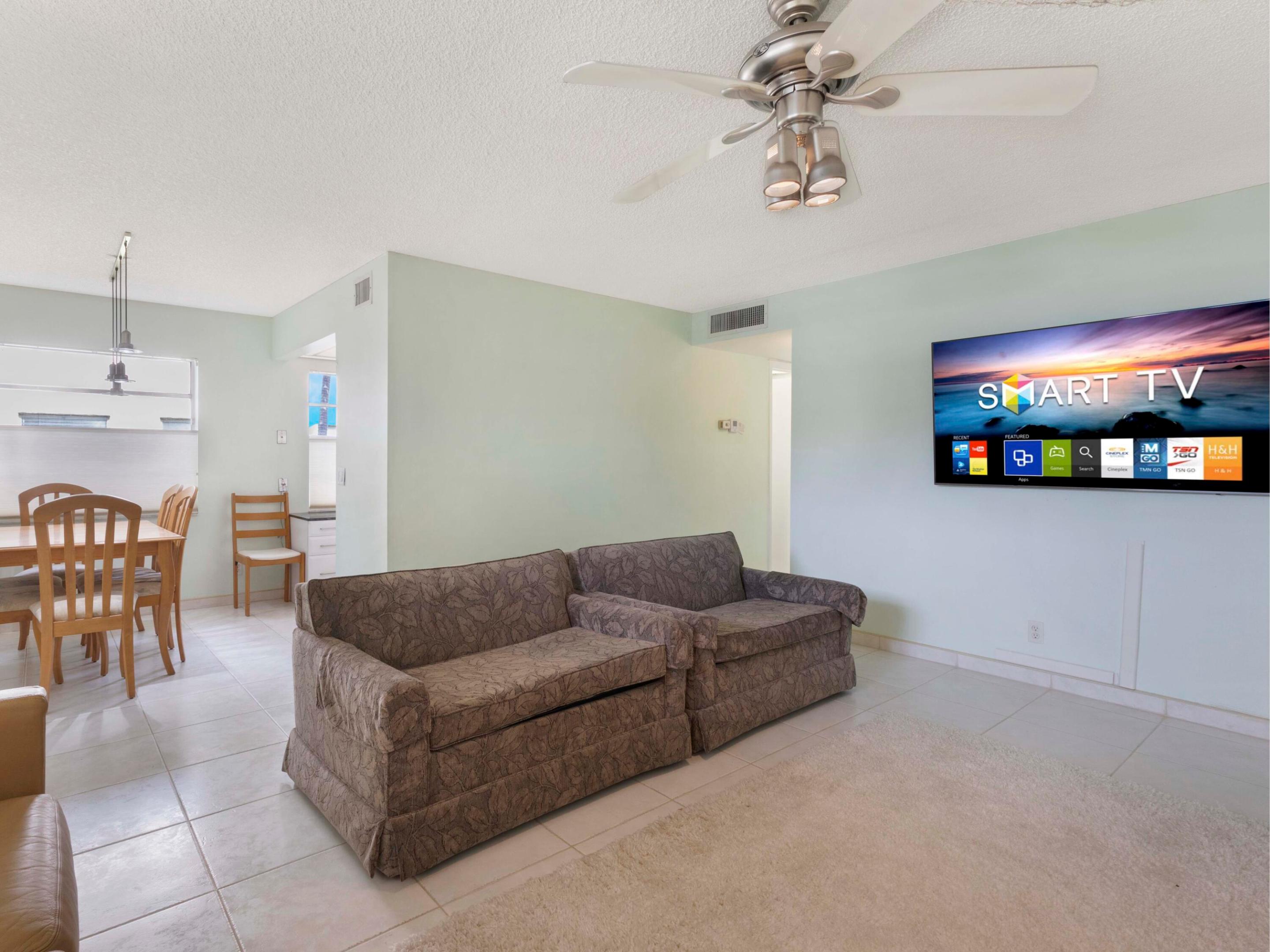 405 Burgundy I Property Photo 10