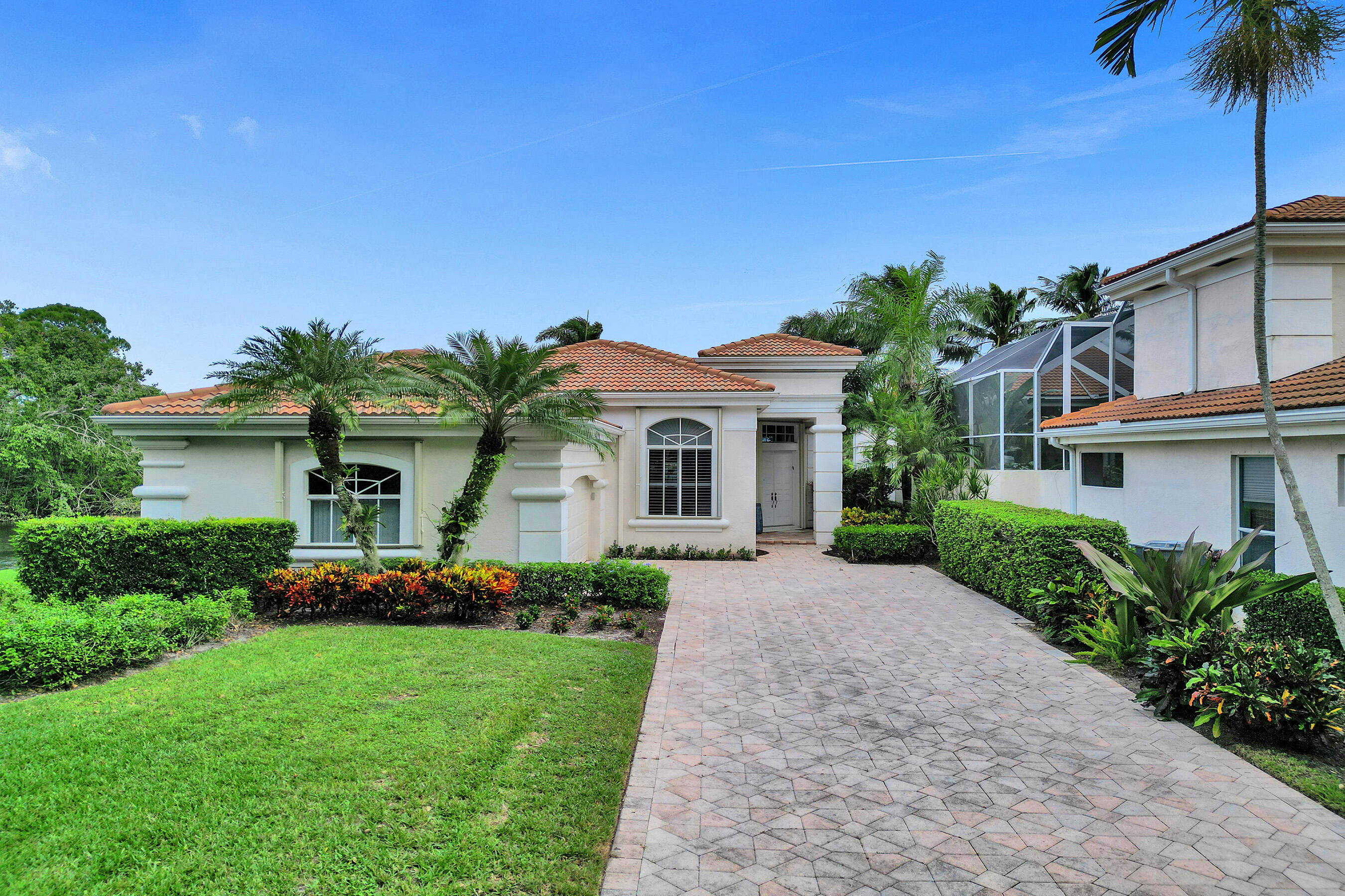 251 Isle Way Property Photo 1