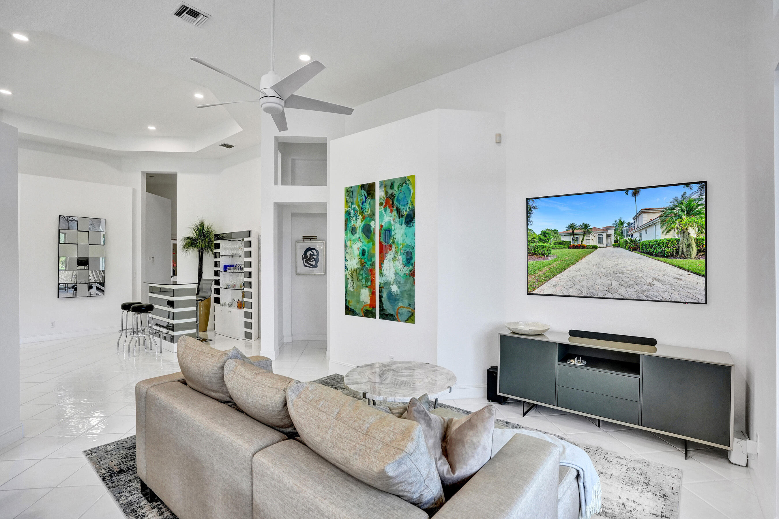 251 Isle Way Property Photo 14
