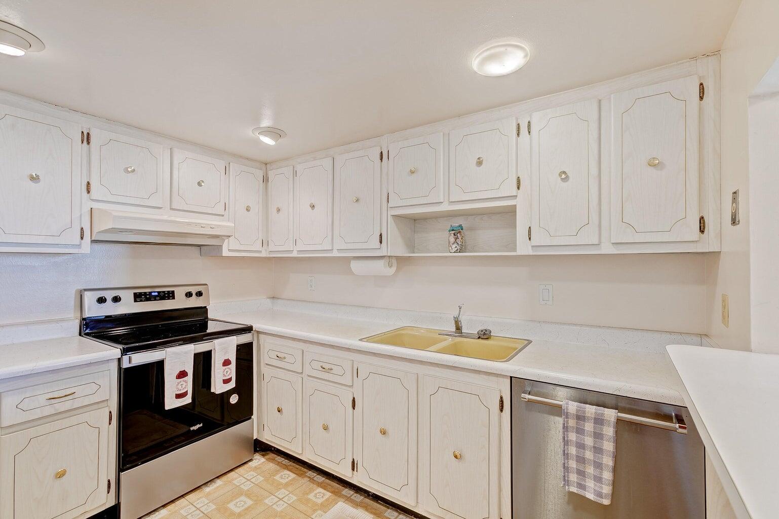 2800 N Ocean Drive B - 6d Property Photo 14