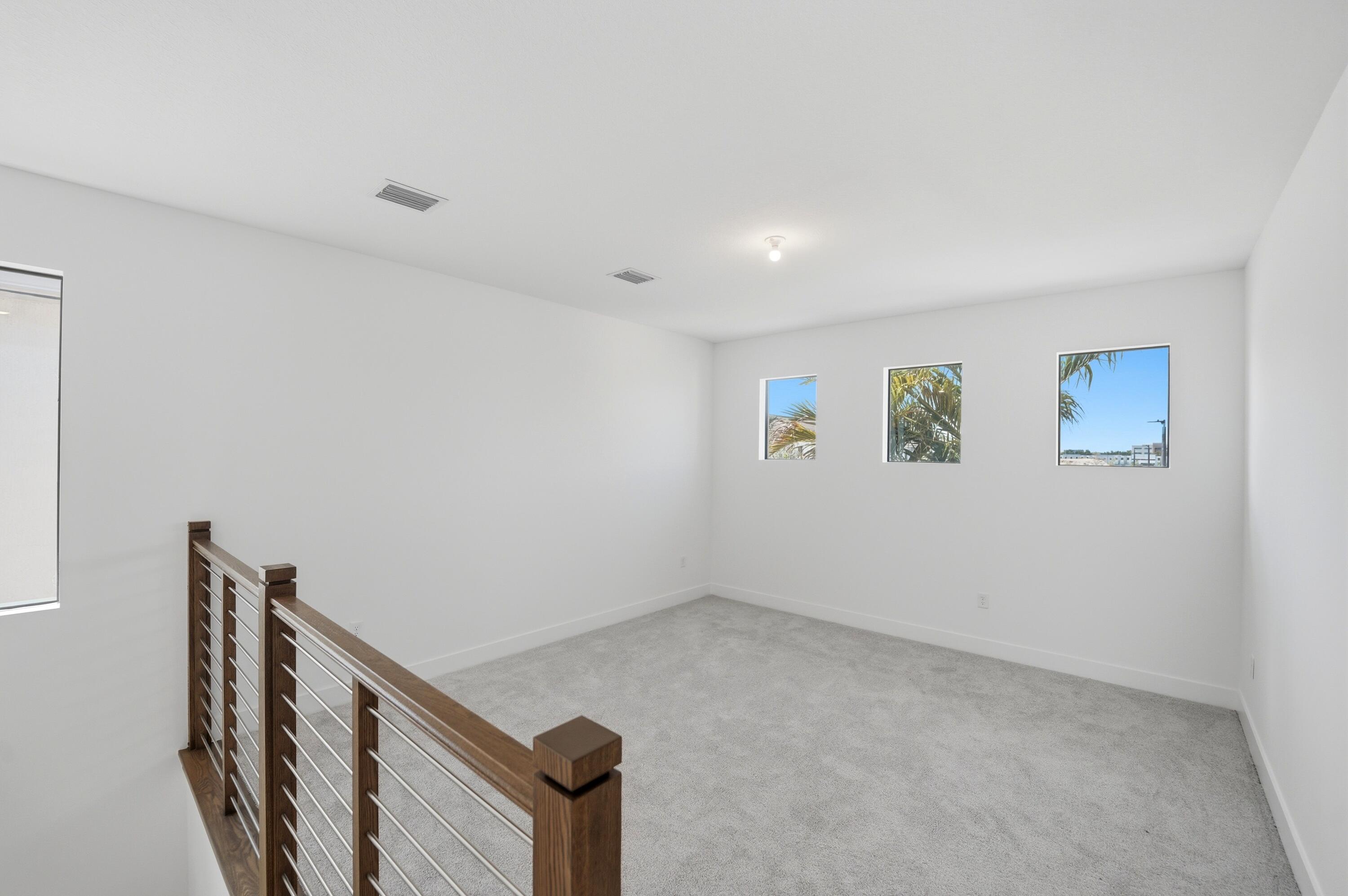 1016 Raleigh Way Property Photo 25