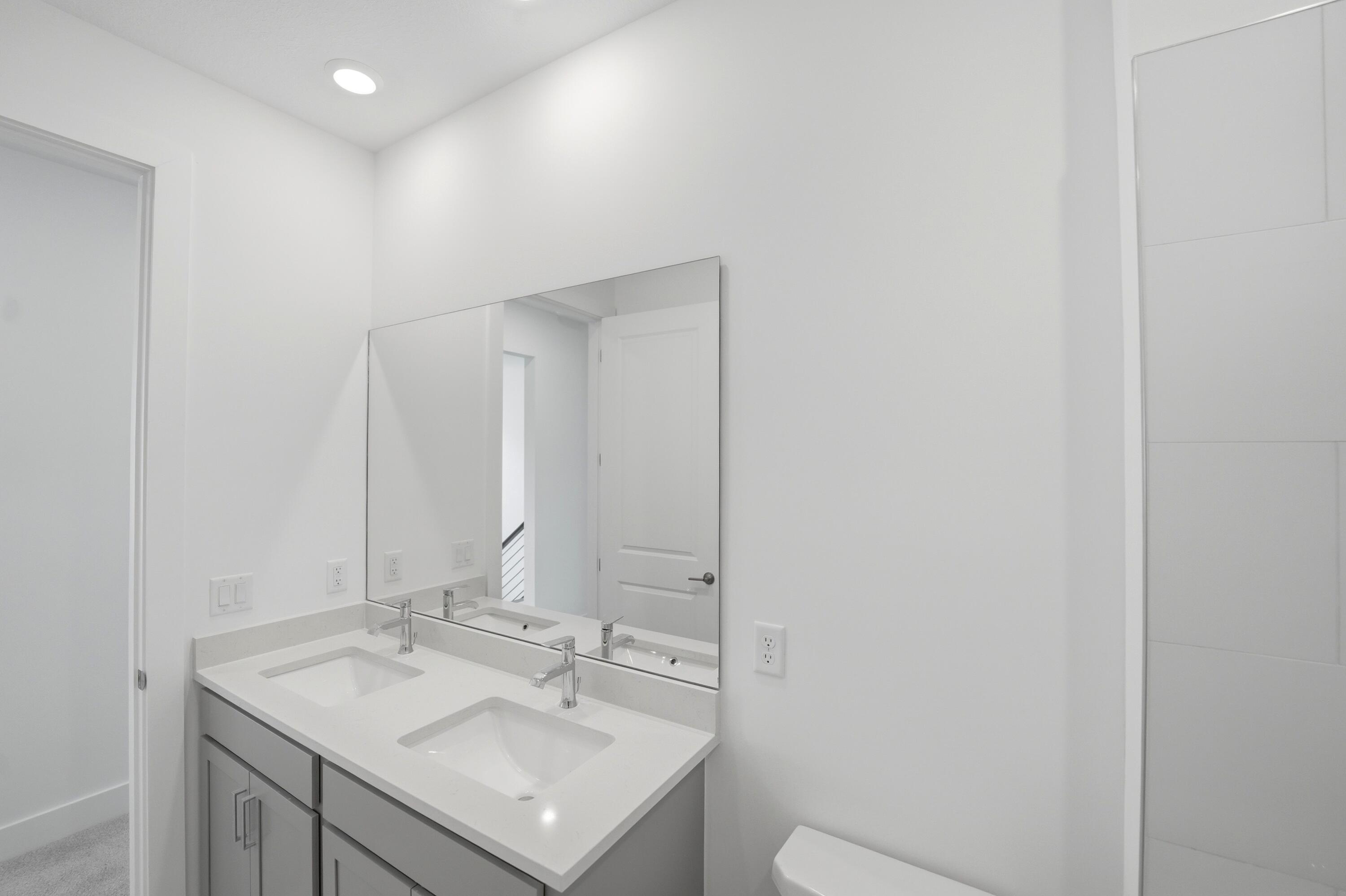 1016 Raleigh Way Property Photo 31