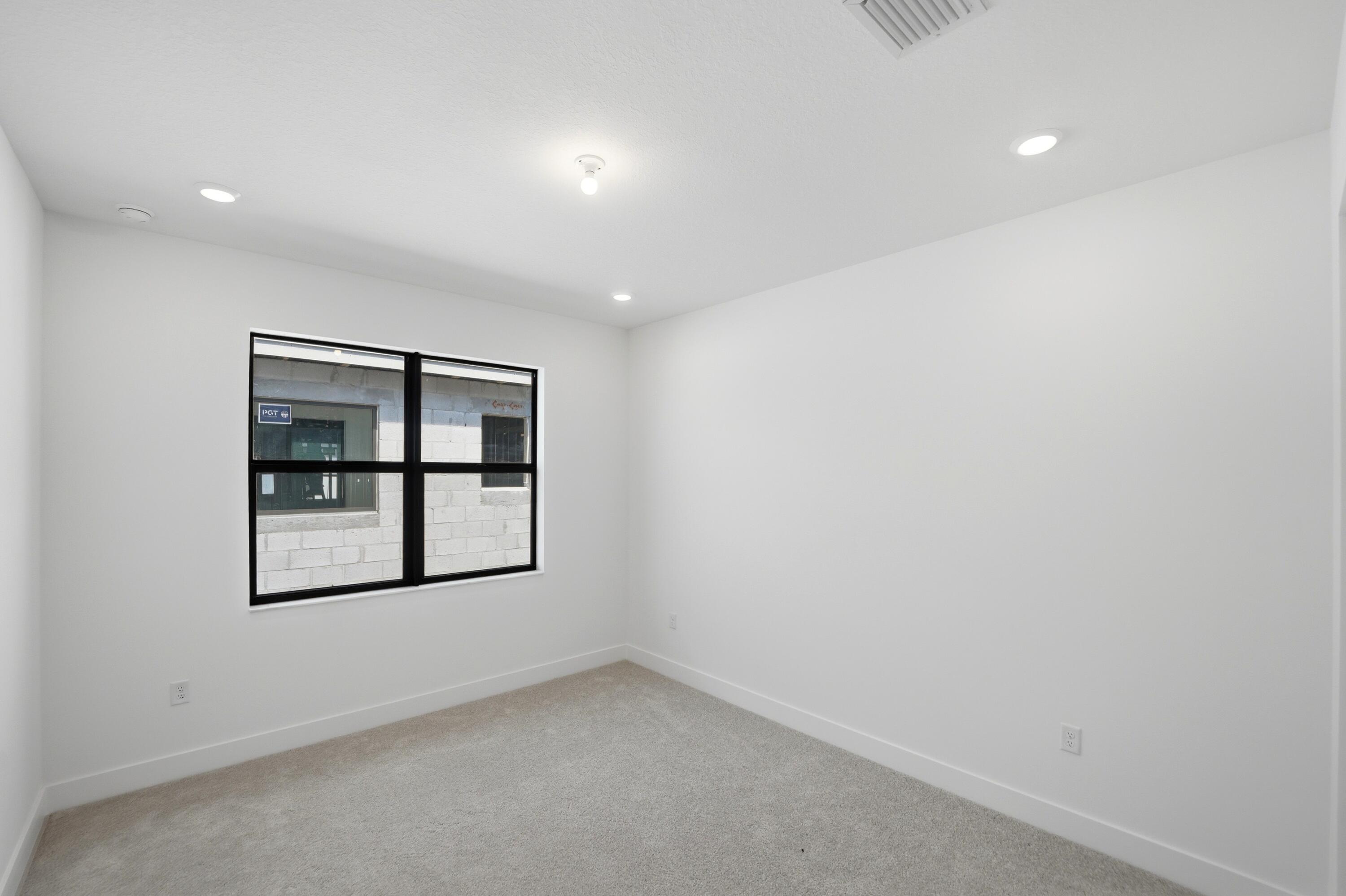 1016 Raleigh Way Property Photo 32