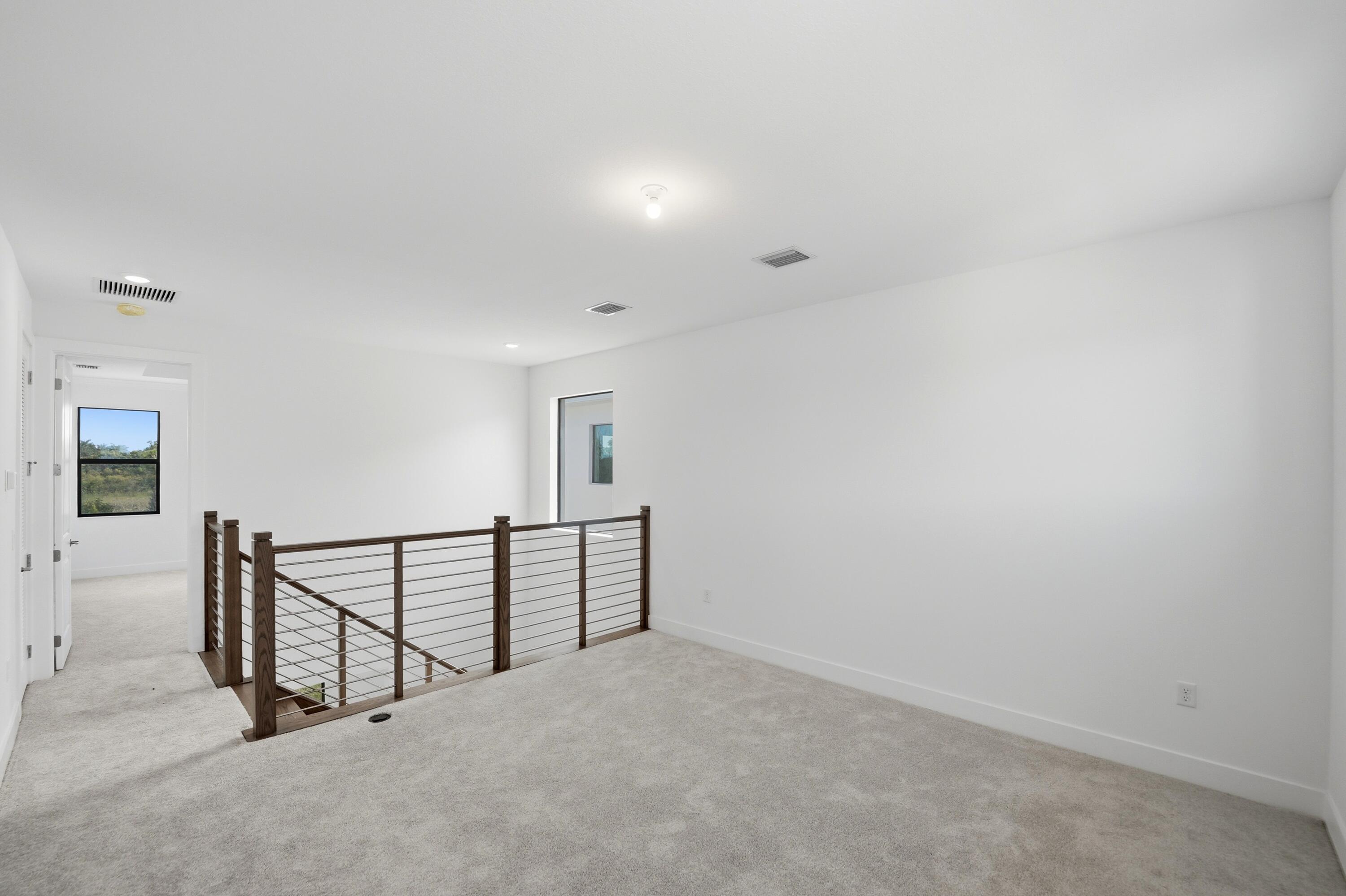 1016 Raleigh Way Property Photo 33