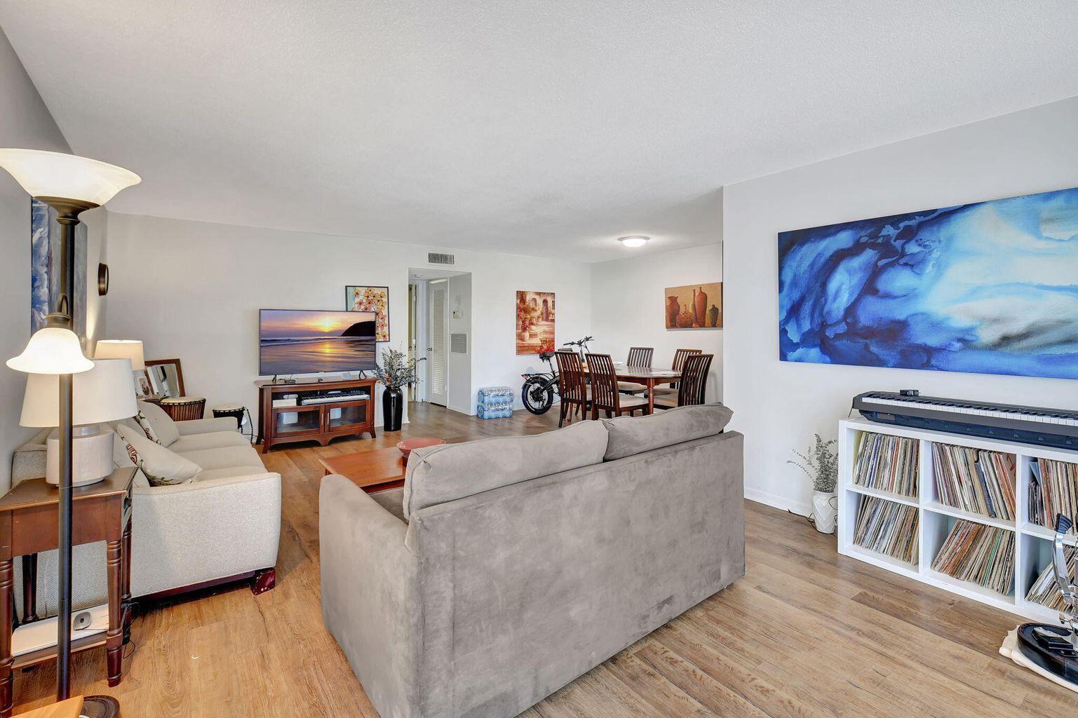 170 High Point Terrace E Apt B Property Photo 2