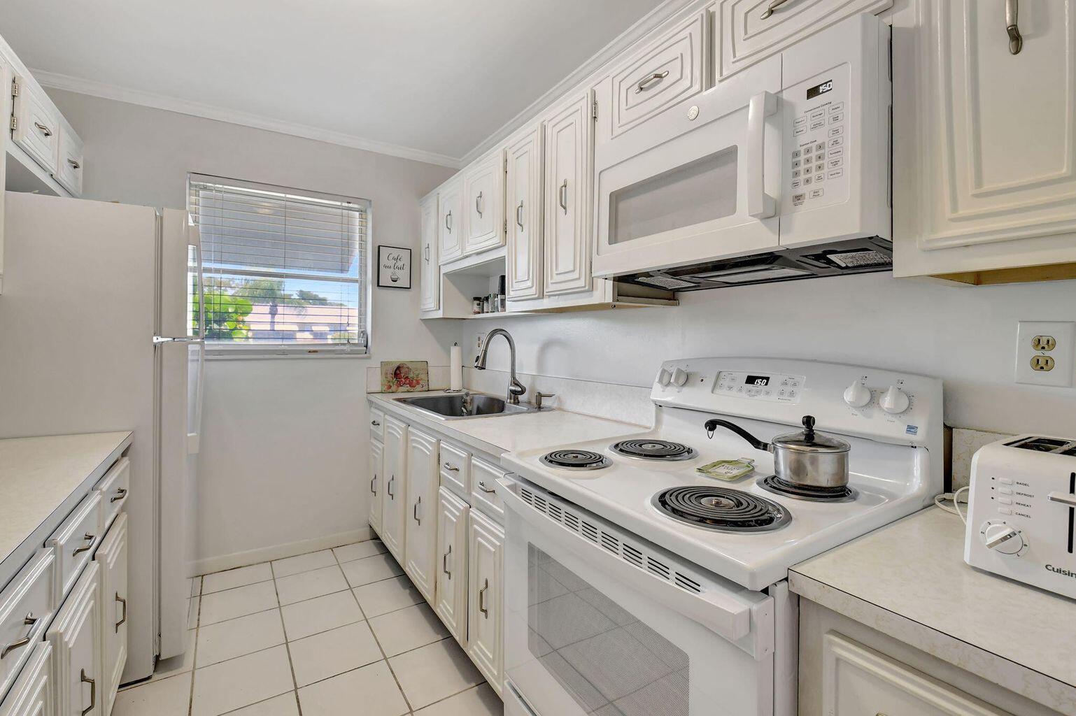 170 High Point Terrace E Apt B Property Photo 8