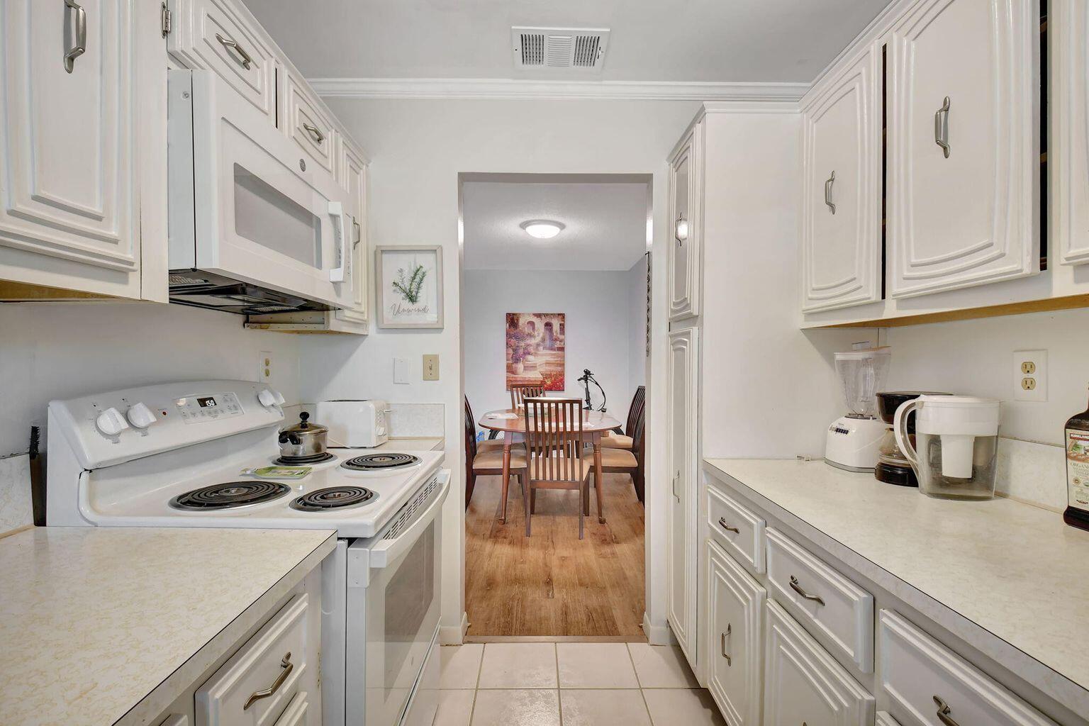 170 High Point Terrace E Apt B Property Photo 9