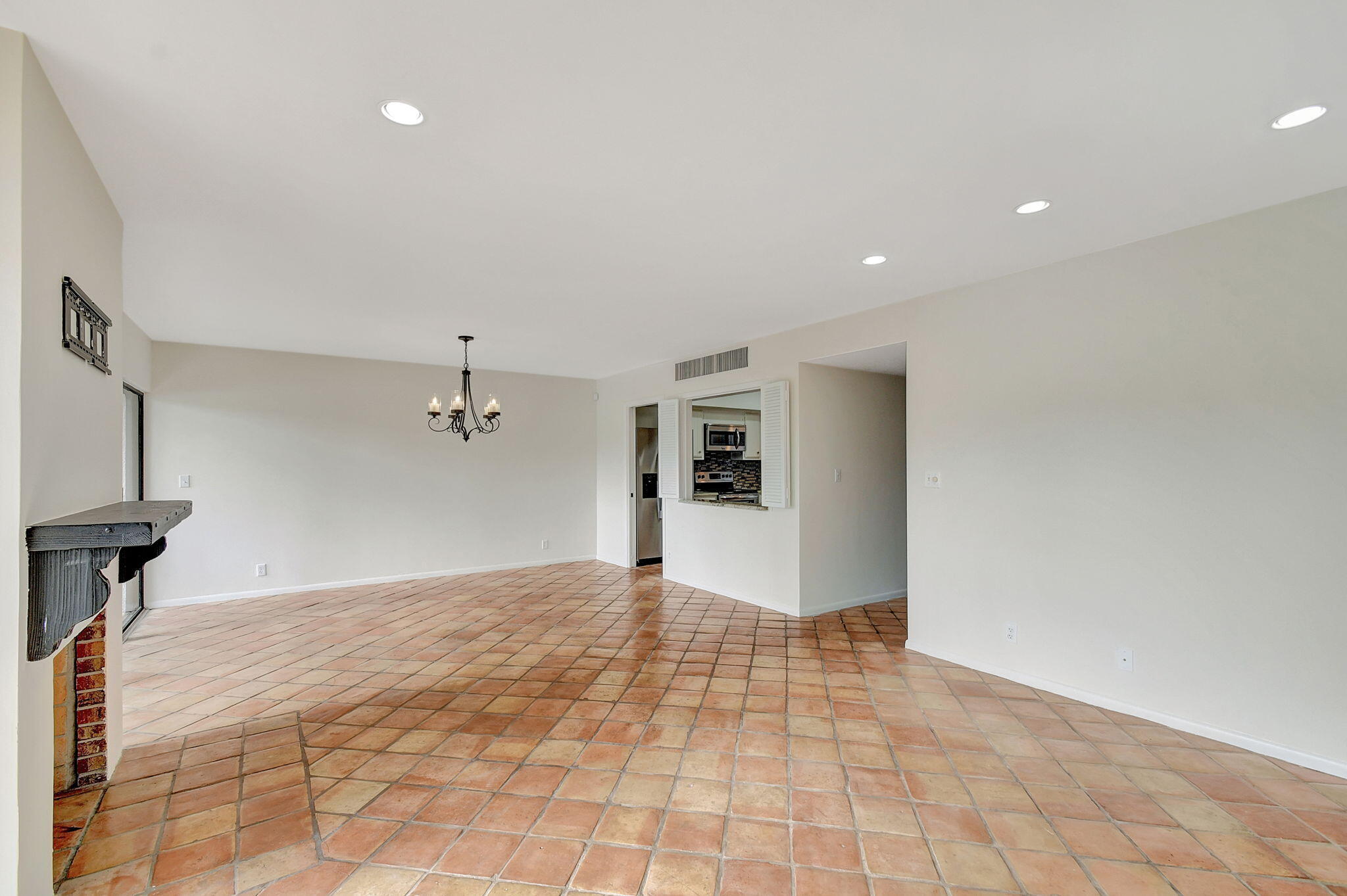 1906 Presidential Way 1-c Property Photo 16