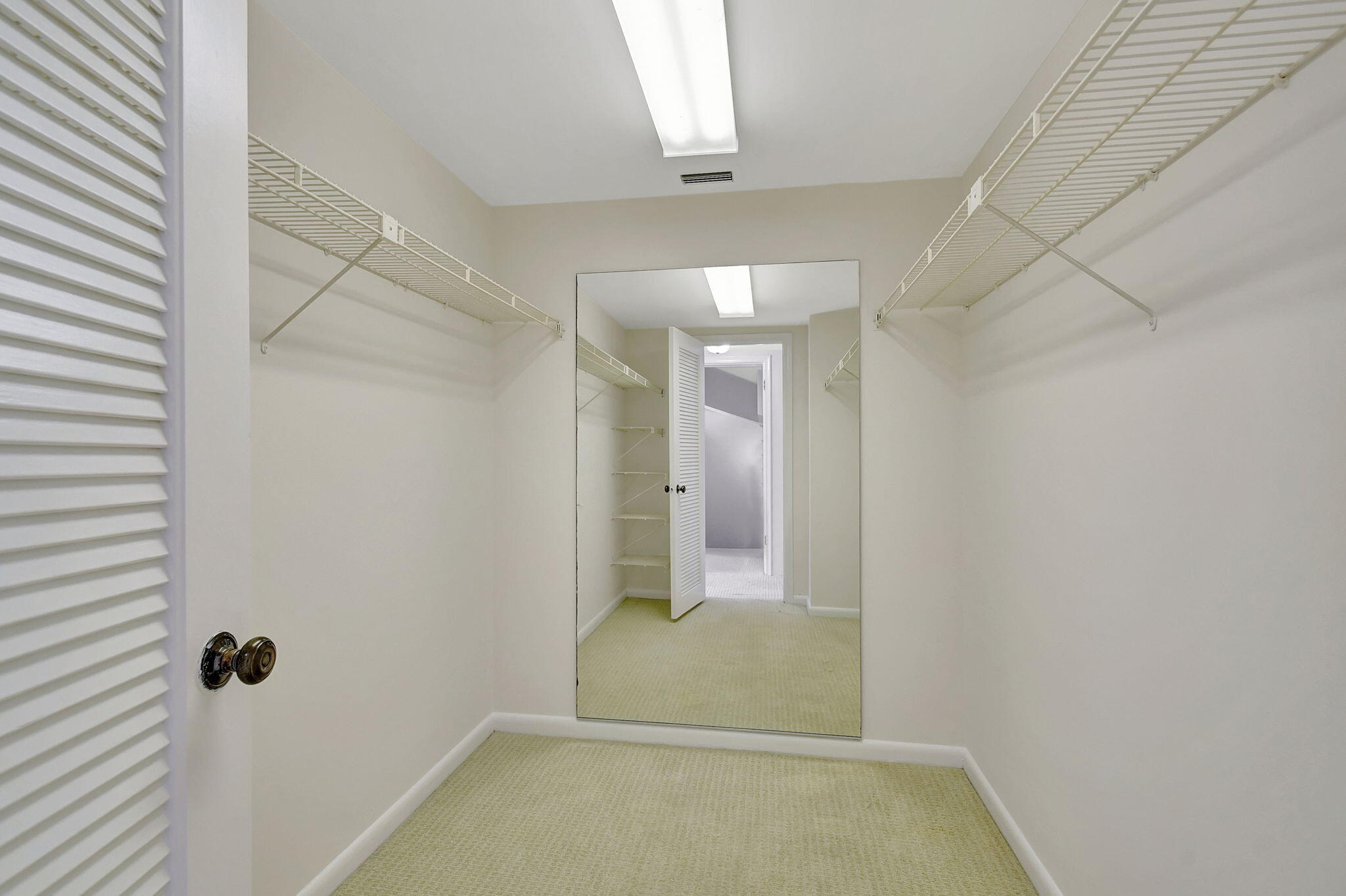 1906 Presidential Way 1-c Property Photo 33