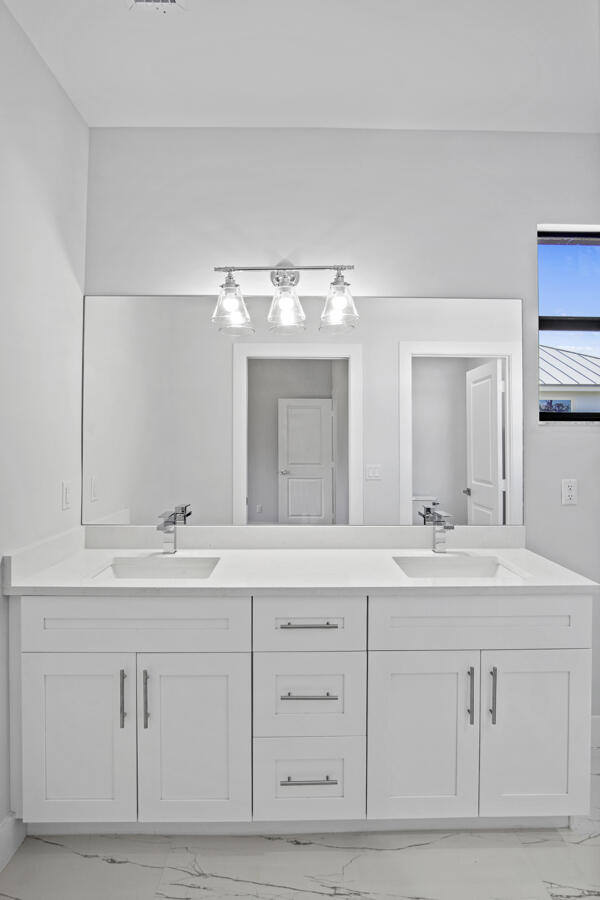 4709 Seagrape Drive Property Photo 11