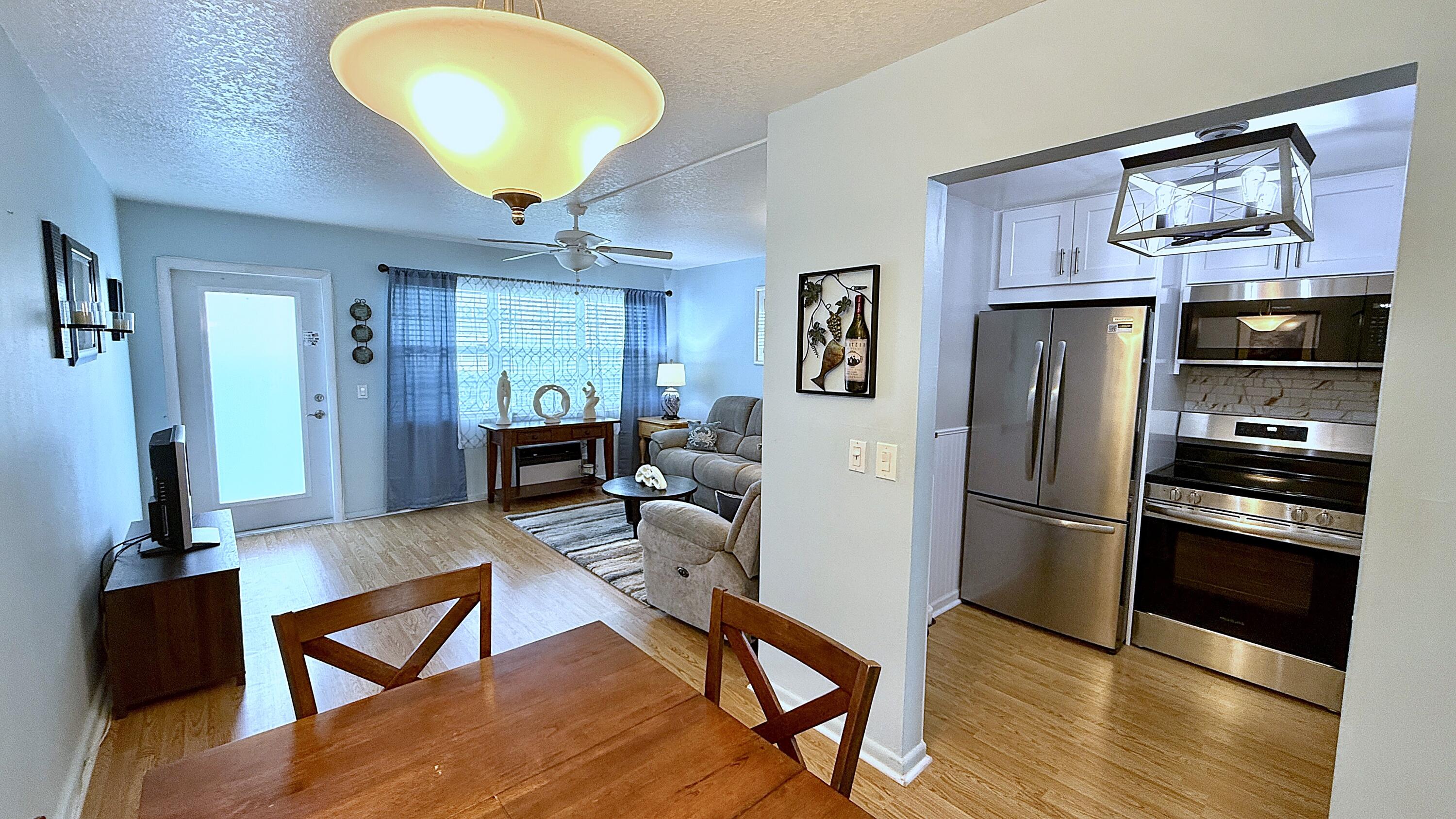 294 Farnham M 294 Property Photo 6
