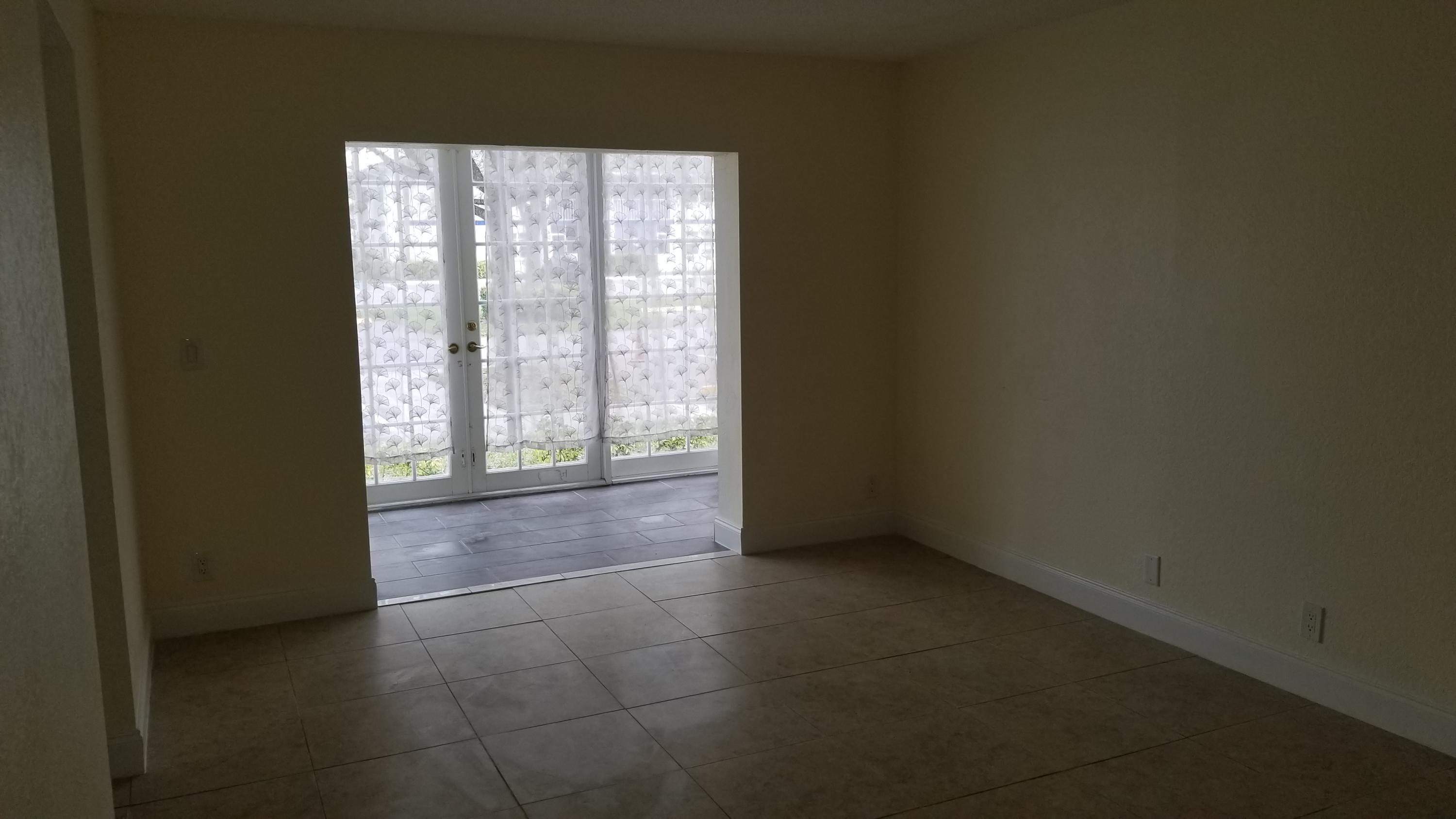 1516 Se Royal Green Circle G-103 Property Photo 6
