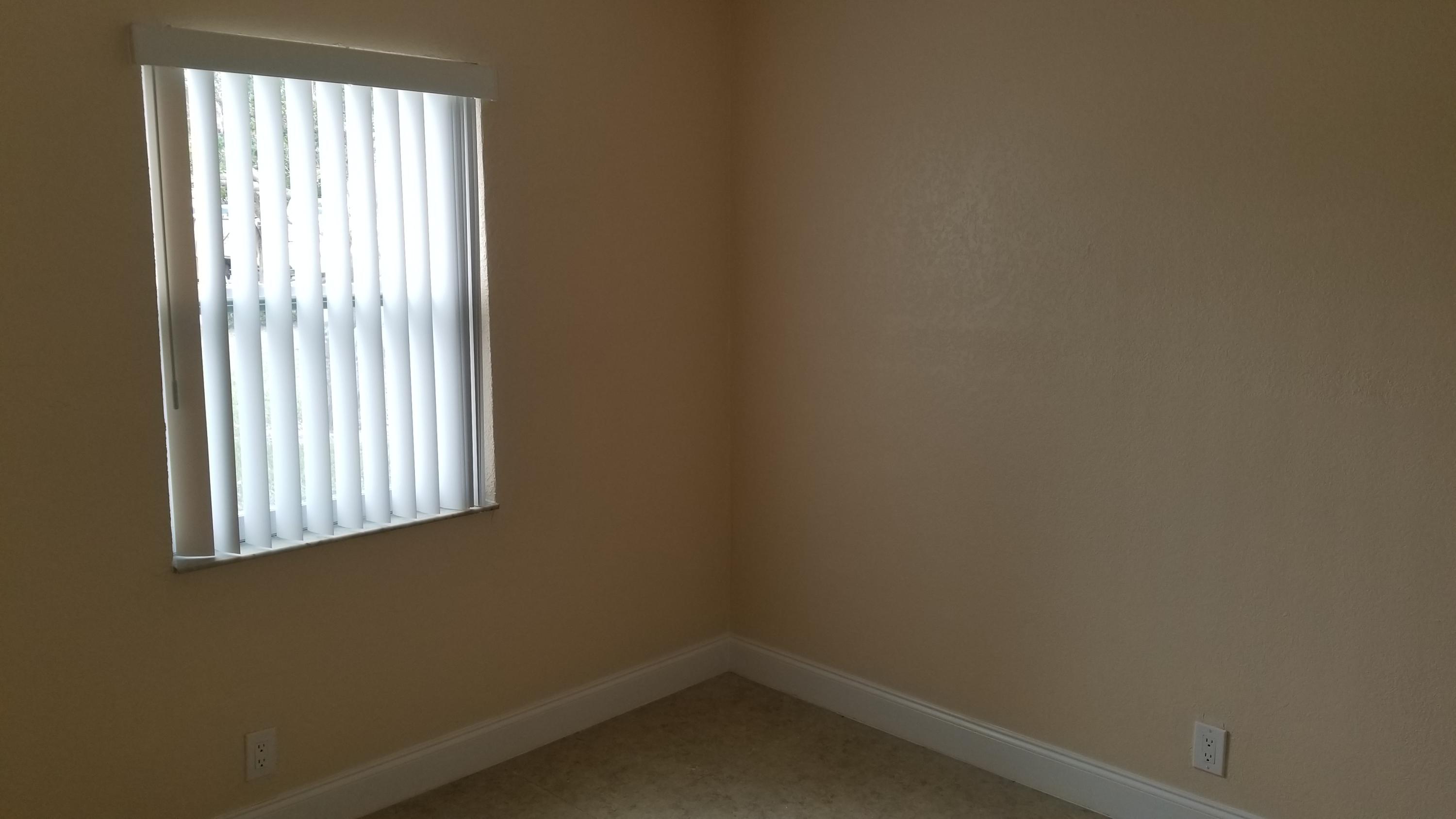 1516 Se Royal Green Circle G-103 Property Photo 9