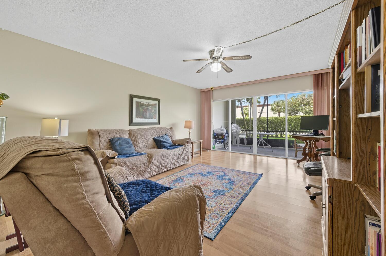 3075 Gardens East Drive 14 Property Photo 15