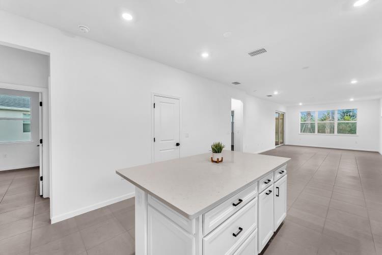 1133 Haven Circle Property Photo 9