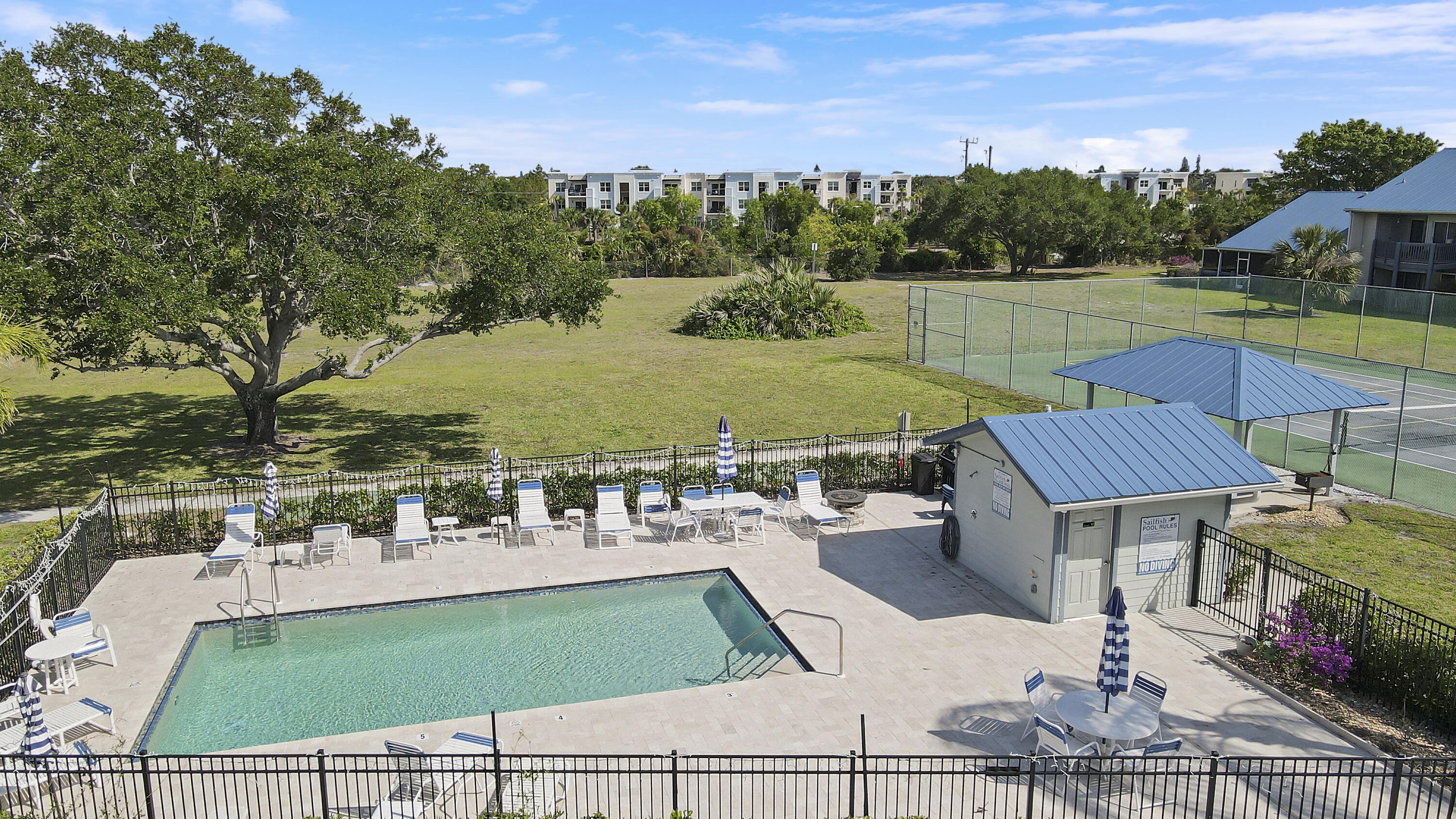 1637 Ne Nautical Place 804 Property Photo 8