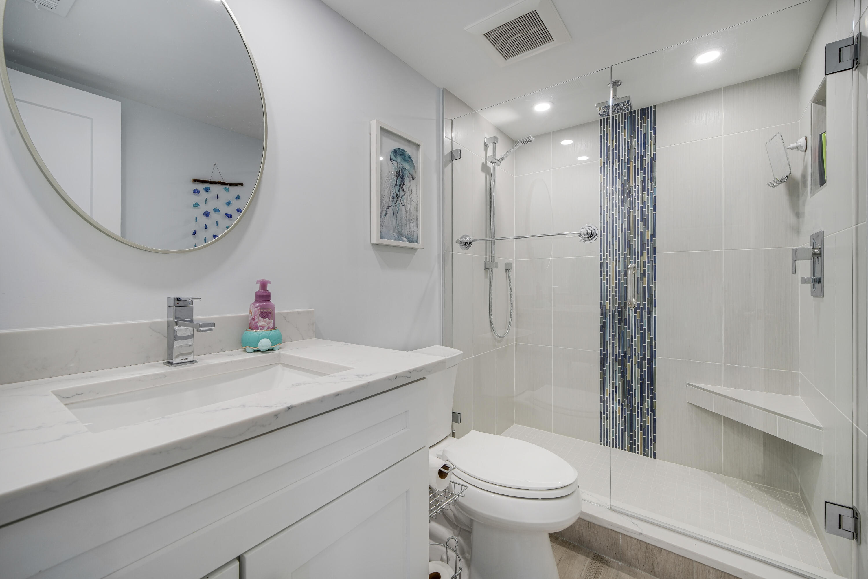 1637 Ne Nautical Place 804 Property Photo 17