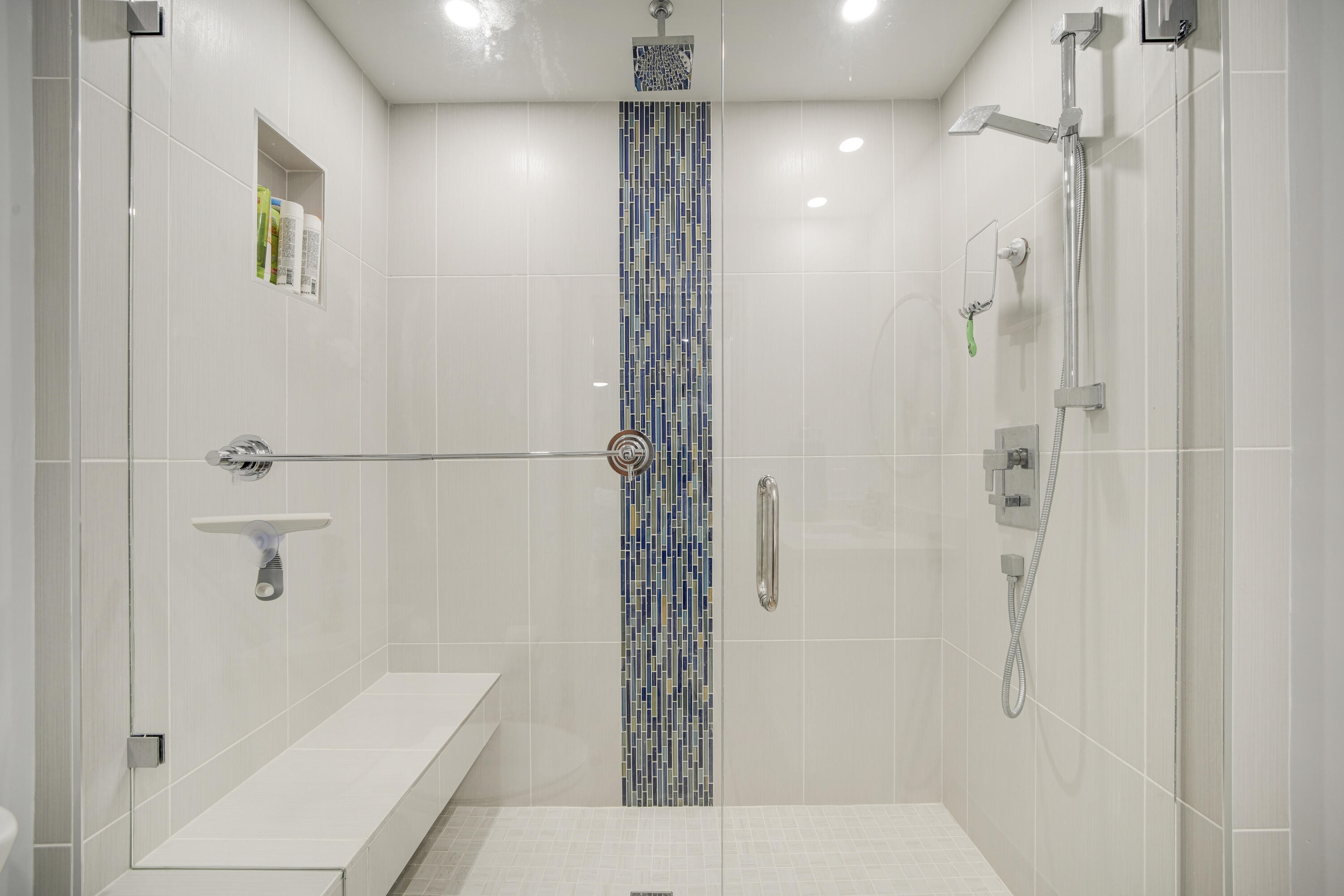 1637 Ne Nautical Place 804 Property Photo 25